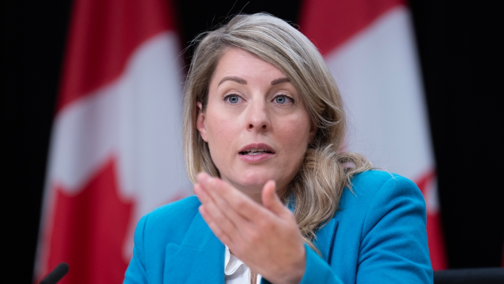 Une vidéo montre une confrontation avec Mélanie Joly au sujet des réfugiés  palestiniens
