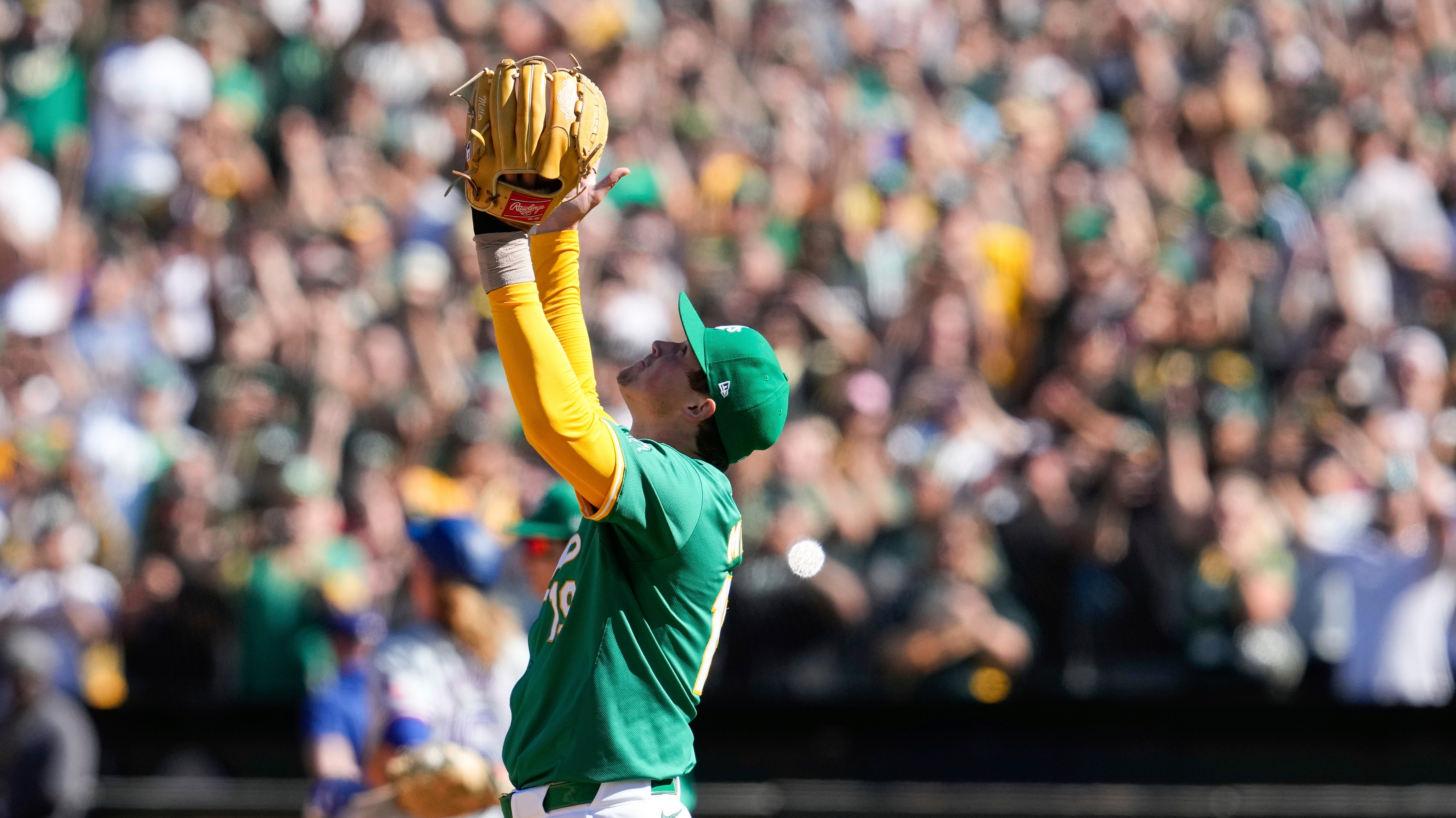 Oakland Athletics send Coliseum out in style in final home game 