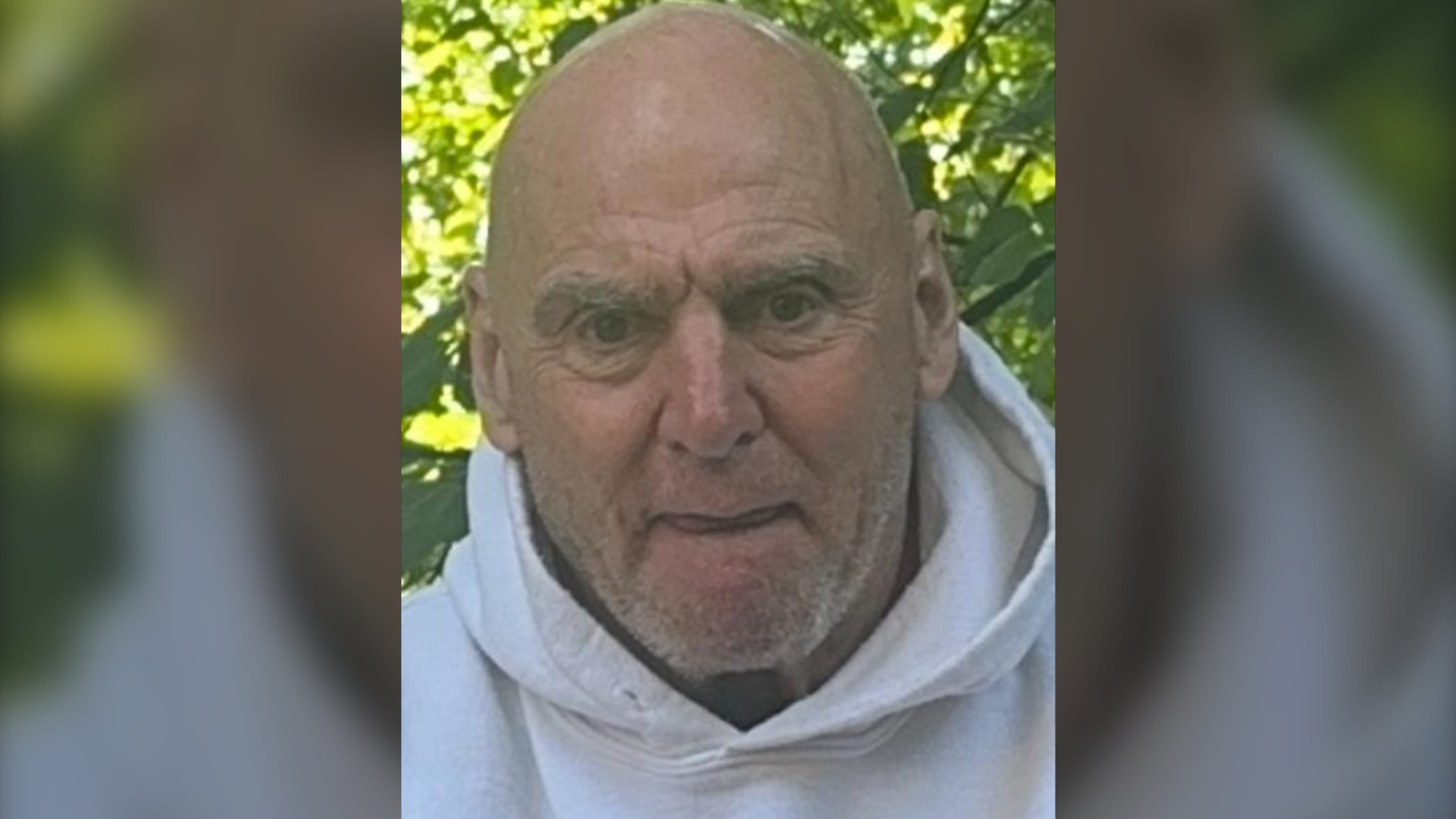 ‘It’s terrifying’: Community searching for missing senior in Surrey