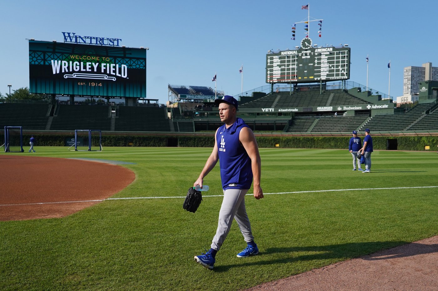 Baseball's trade deadline: The Dodgers (and Red Sox?!) are going for it. Is anybody else?