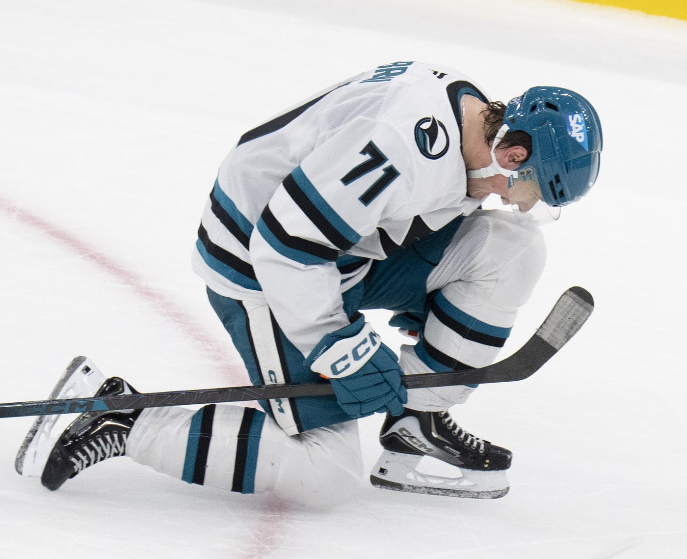 Celebrini scores twice, including OT winner, as Sharks rally to beat Canadiens 4-3