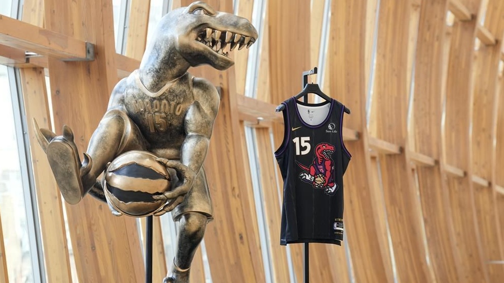 Toronto Raptors unveil Vince Carter-themed alternate jersey with