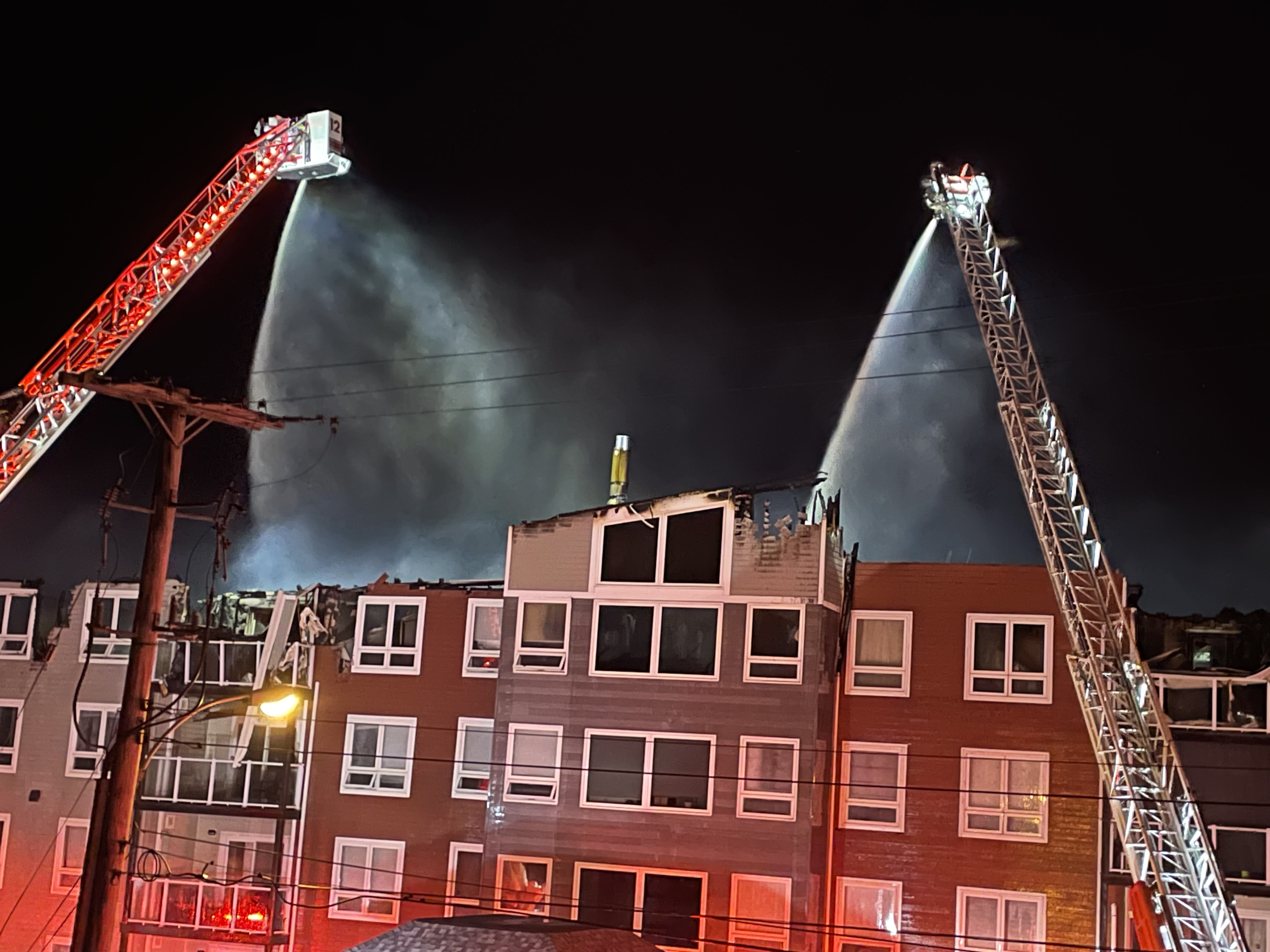 Crews respond to Middle Sackville apartment building fire