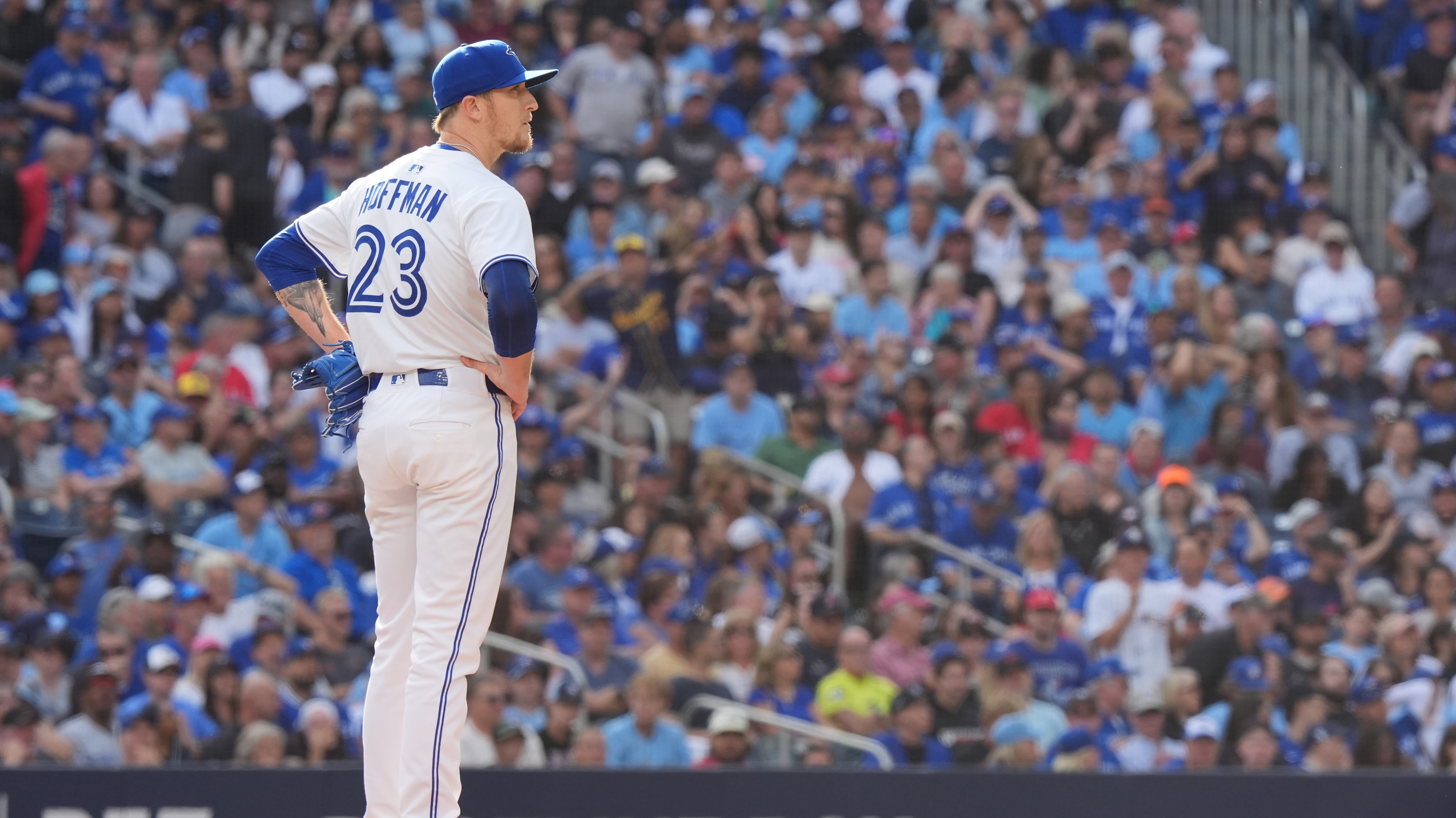 Chourio, Yelich lift Milwaukee Brewers over Toronto Blue Jays with