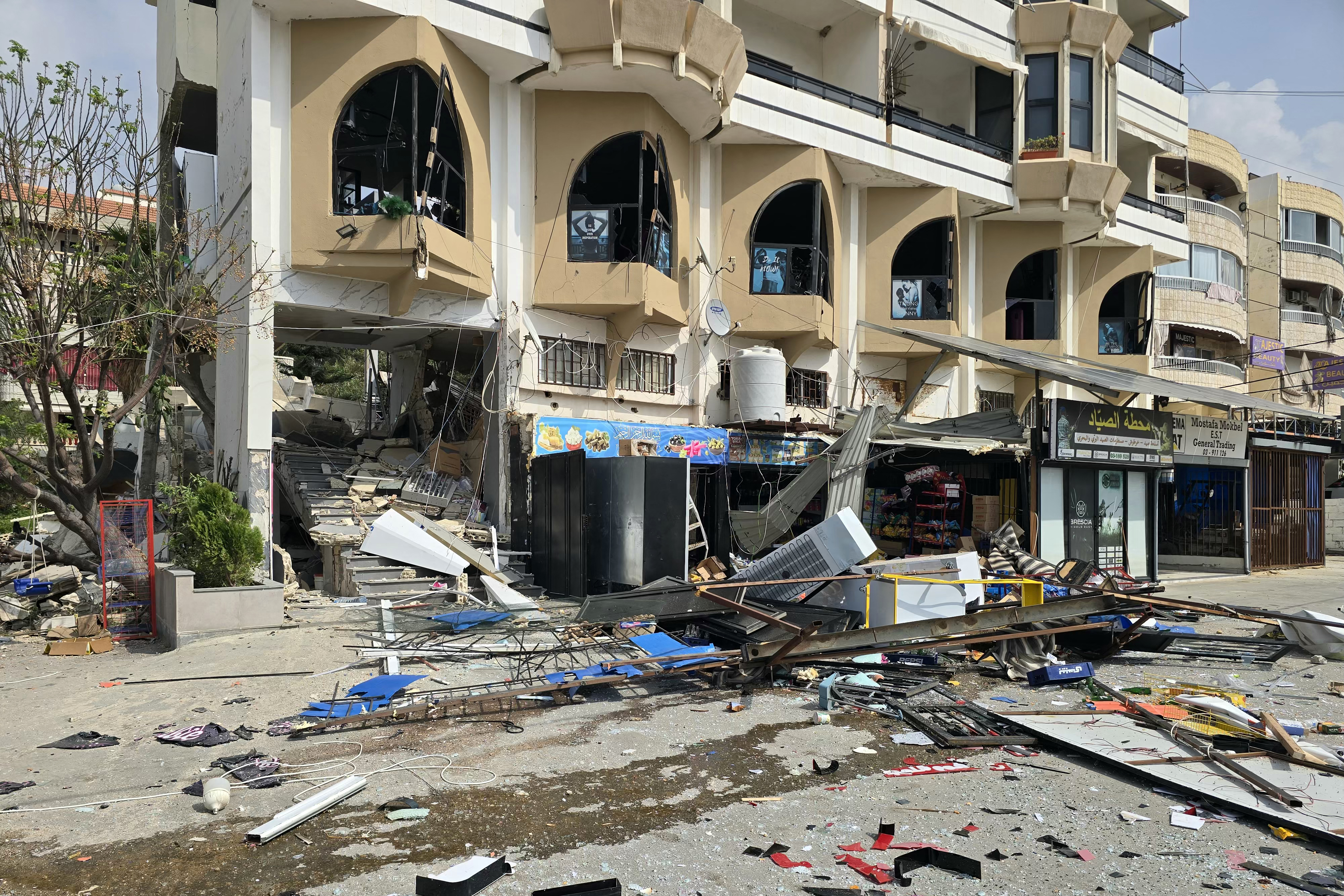 Trump threatens to 'massively blow up' gas field if Iran strikes Qatar again