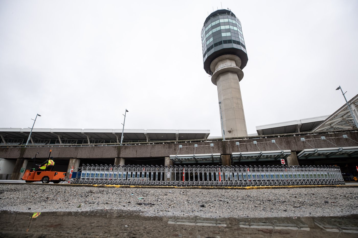Ex-pilot called himself messiah on climate-change mission, day before alleged hijack