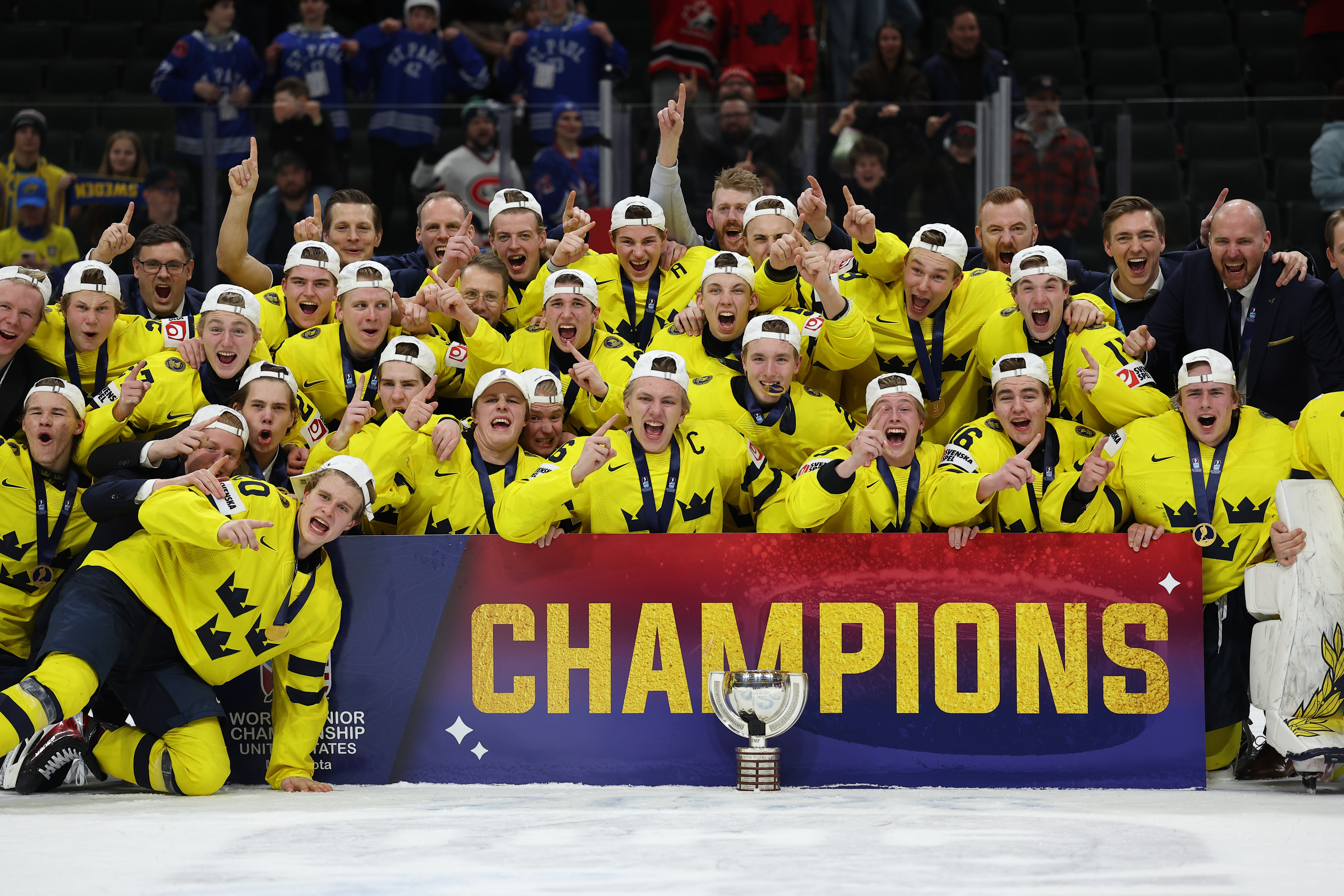 Sweden holds off Czechia to capture first gold medal at World