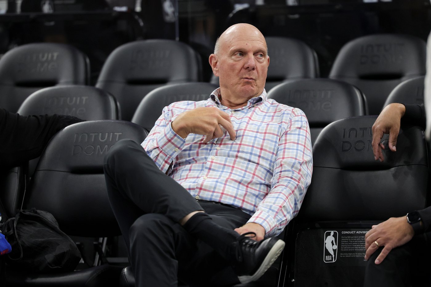 Suspended Clippers owner backs down on NBA punishment, apologizes as team pays US$30-million fine