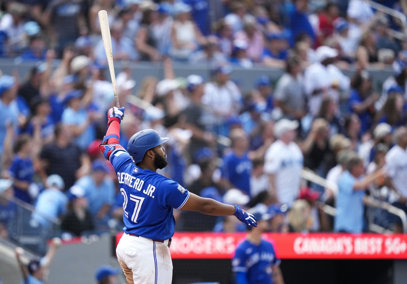'Never felt the pressure': Guerrero has big game, first homer at Rogers Centre in win