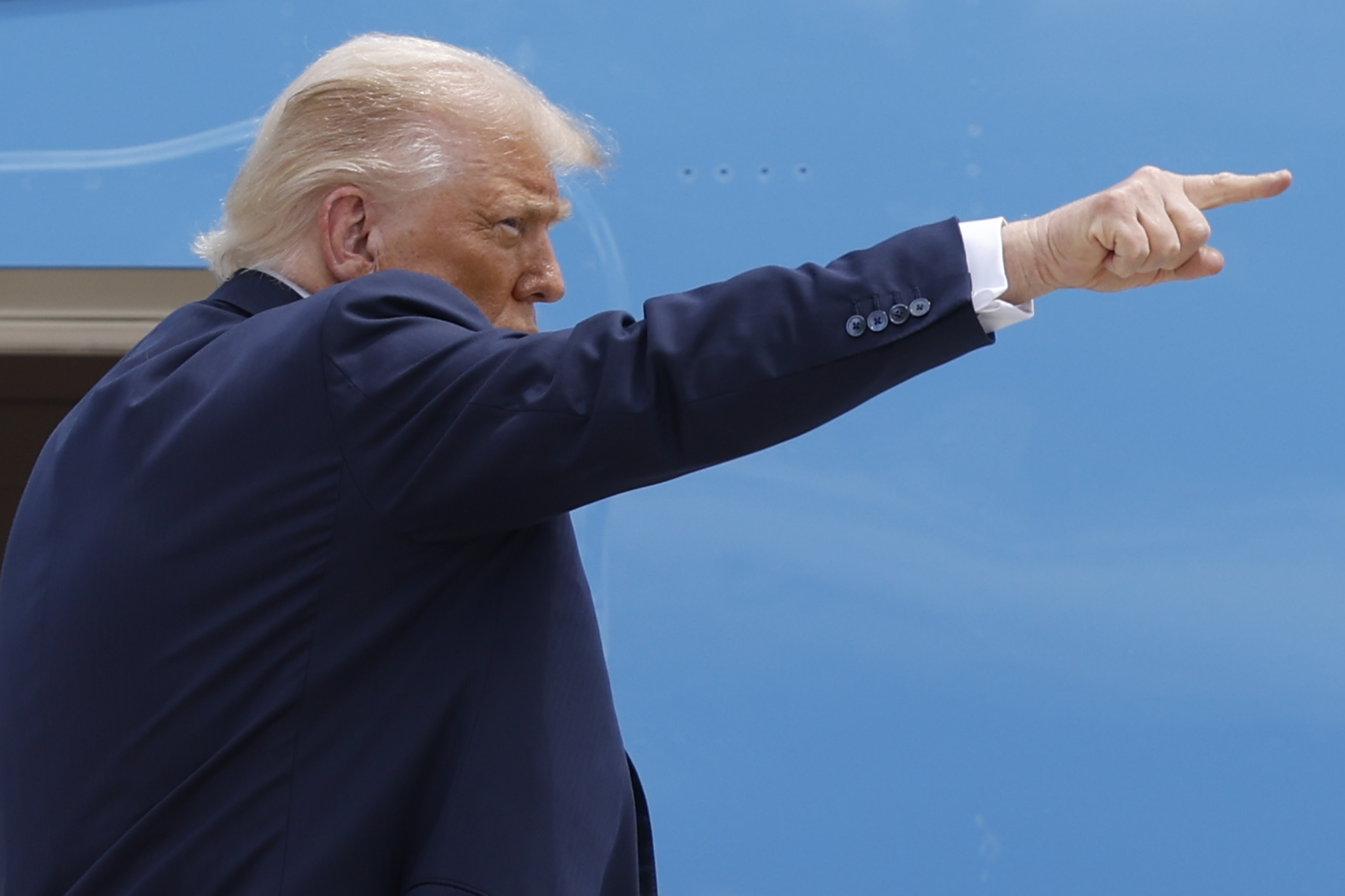 Trump blasts Canada over wildfire smoke, threatens to increase tariffs
