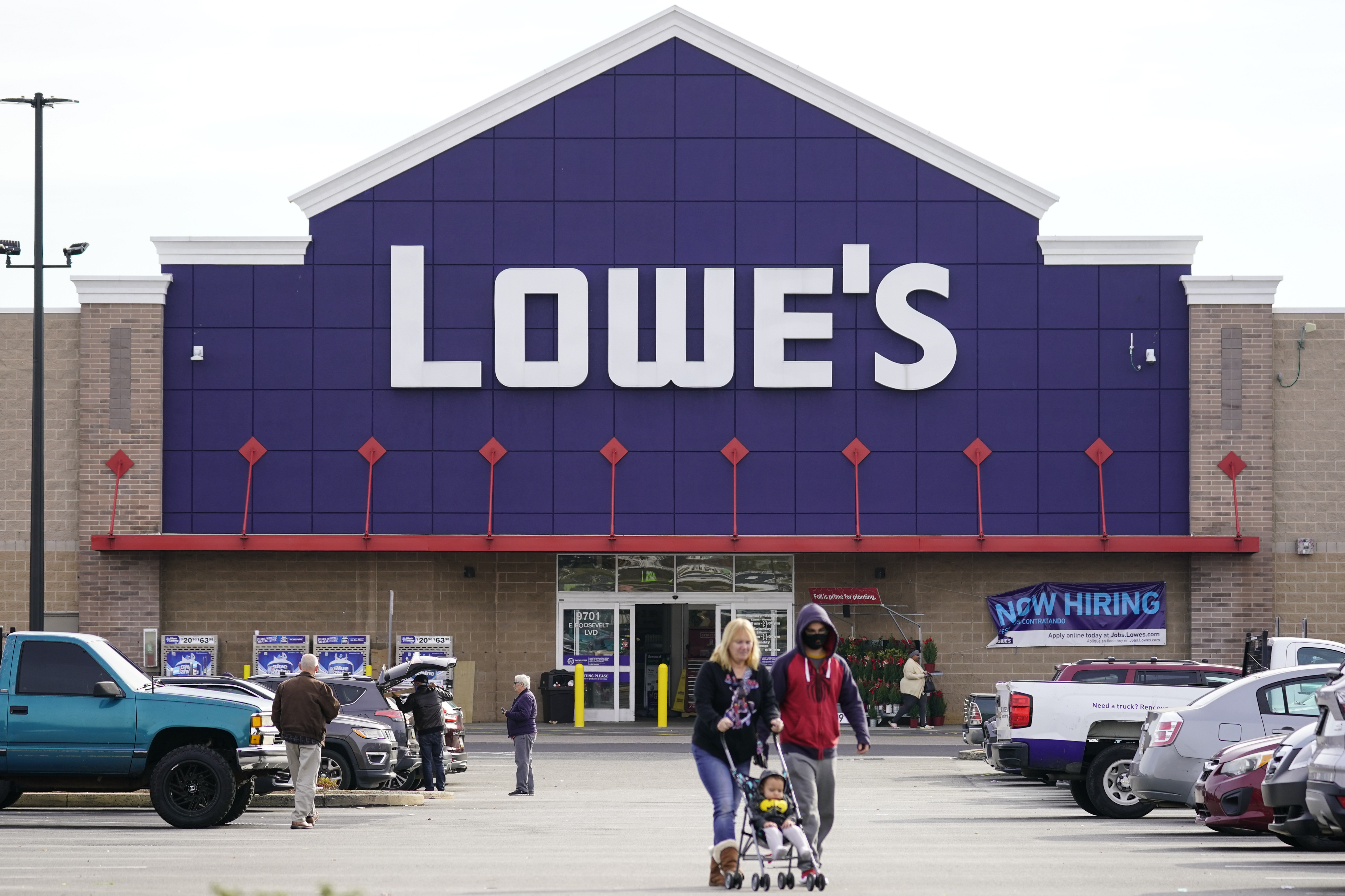 lowes financial news