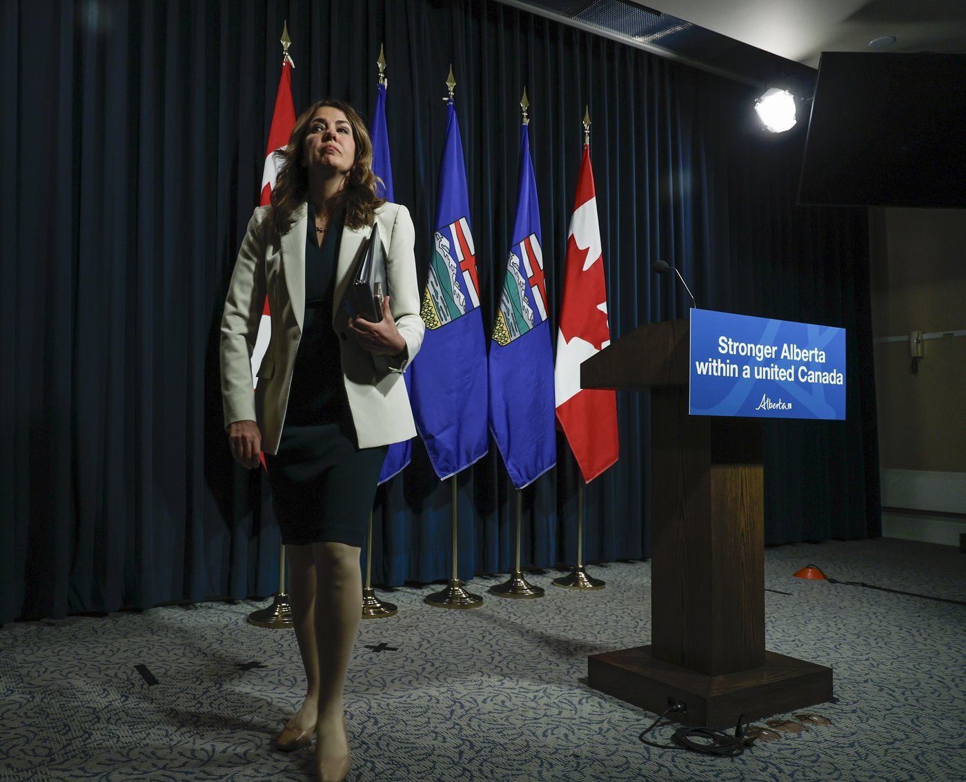 Danielle Smith 'walking a political tightrope' after Alberta referendum: expert
