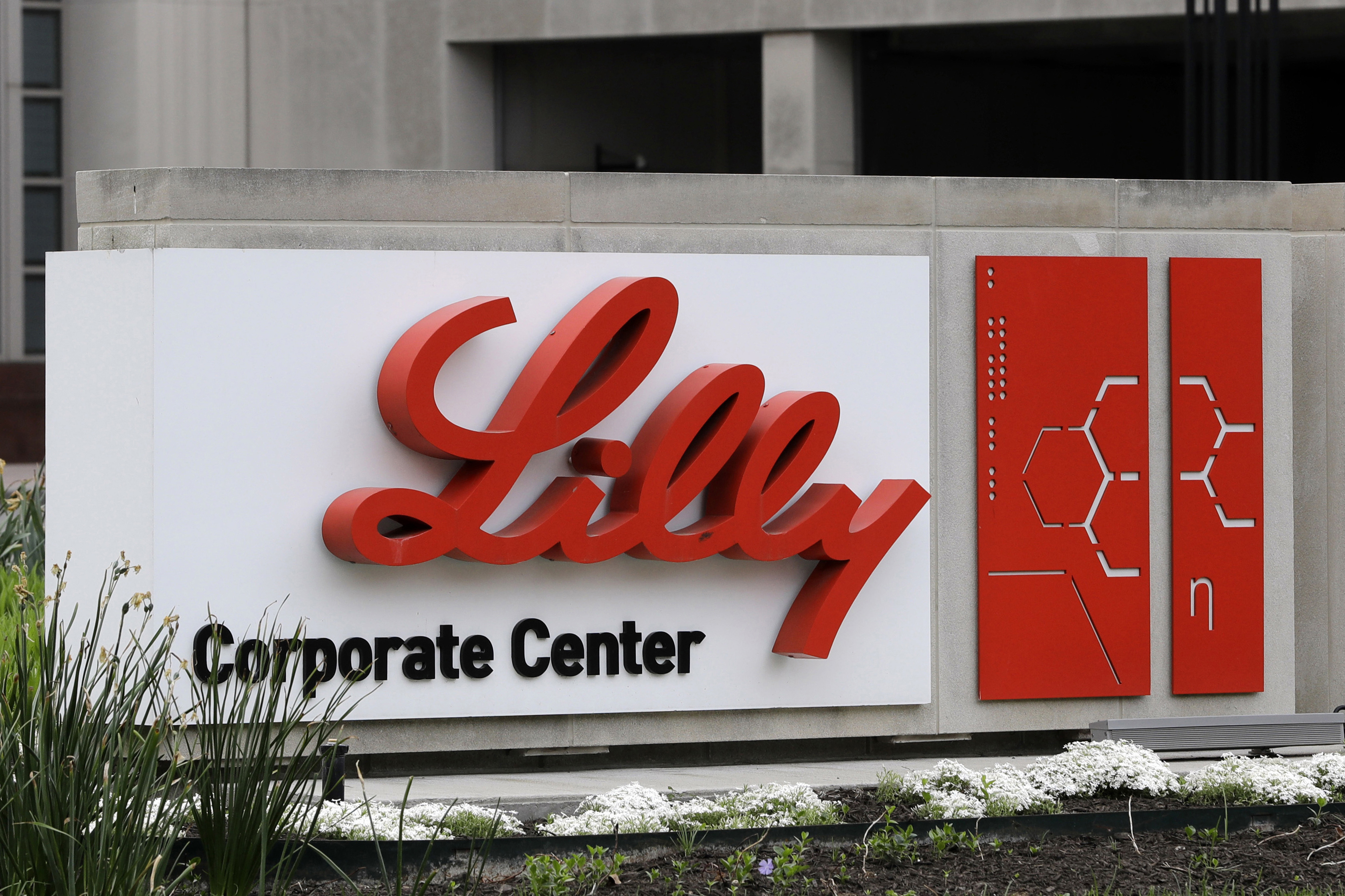 eli lilly retatrutide press release 2024 2025 Retatrutide: Phase 3 Results (Up to 28.7% Weight Loss), Mechanism, Trials & 2026 Updates Lilly's triple agonist delivers up