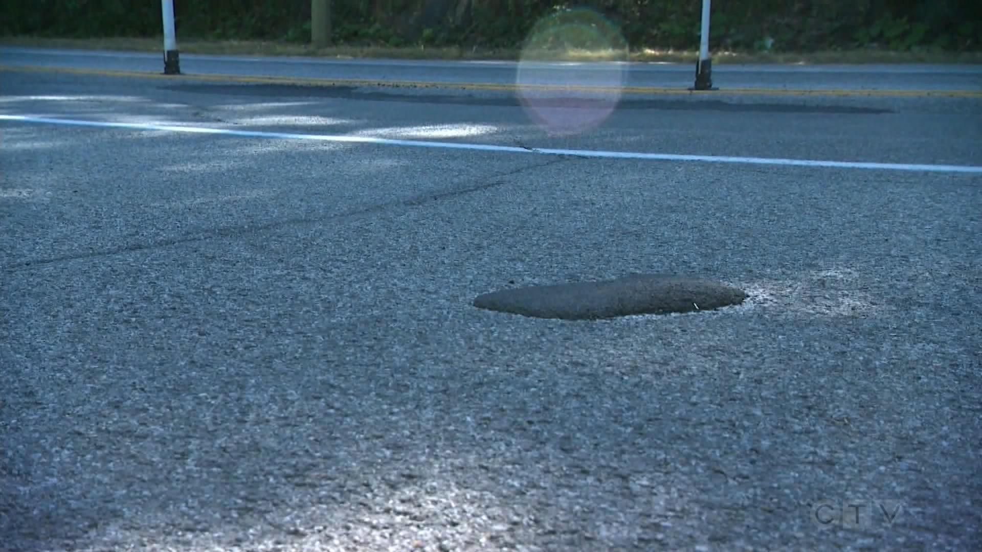 Pothole puts Montreal in international spotlight