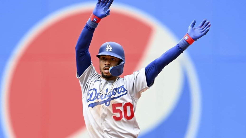 【新品未使用】Mookie Betts ボビングヘッド※箱潰れ有 Mookie Betts has five hits as Los Angeles Dodgers beat Cleveland