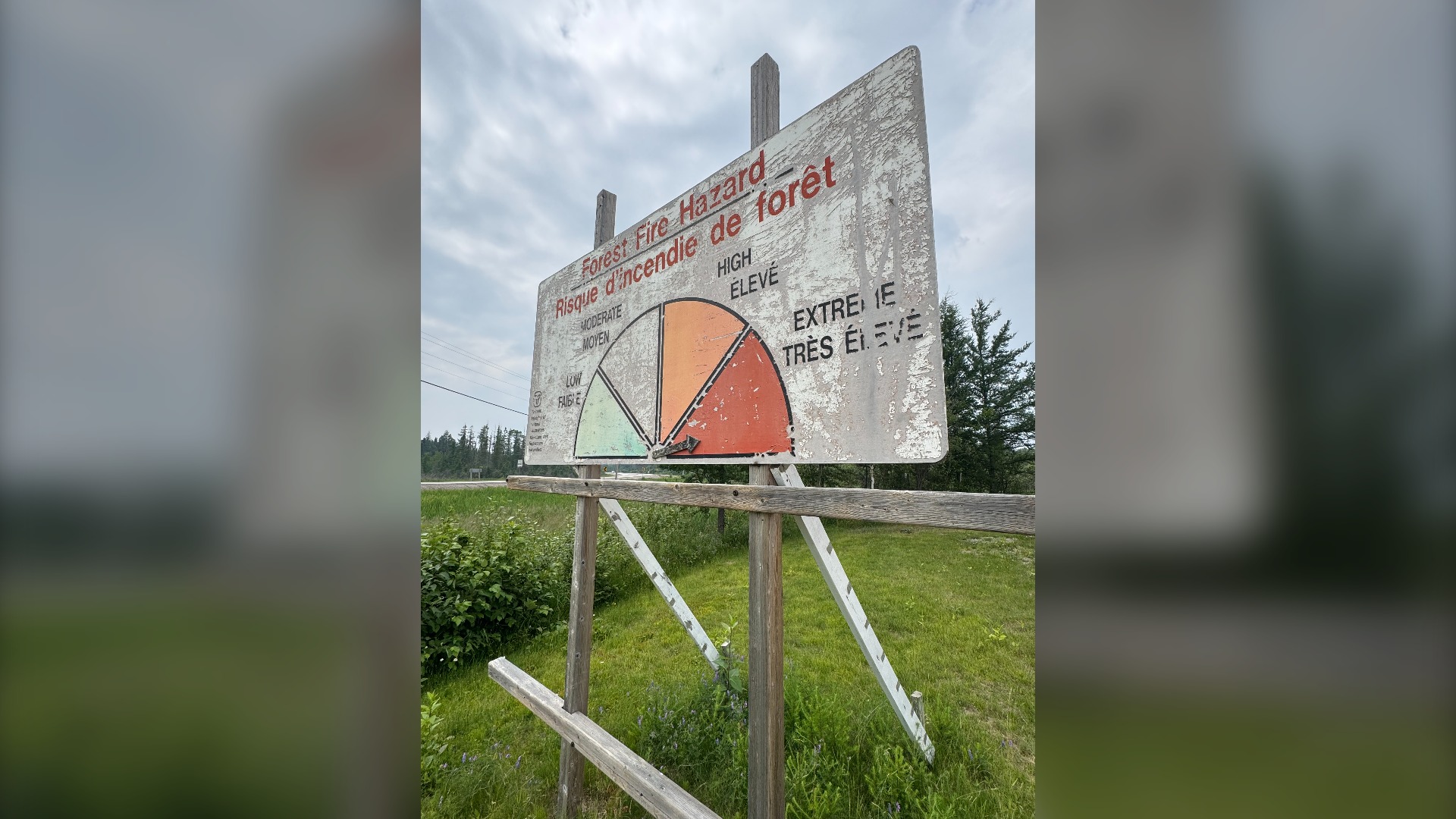 Northwestern Ontario community packs up as wildfire burns just 5 kilometres away