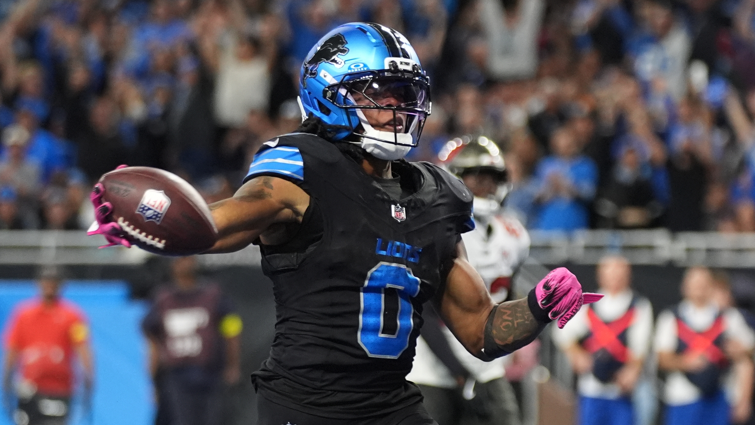 Gibbs has career-high 218 yards of offence and 2 TDs, helping Lions bounce back and beat Bucs