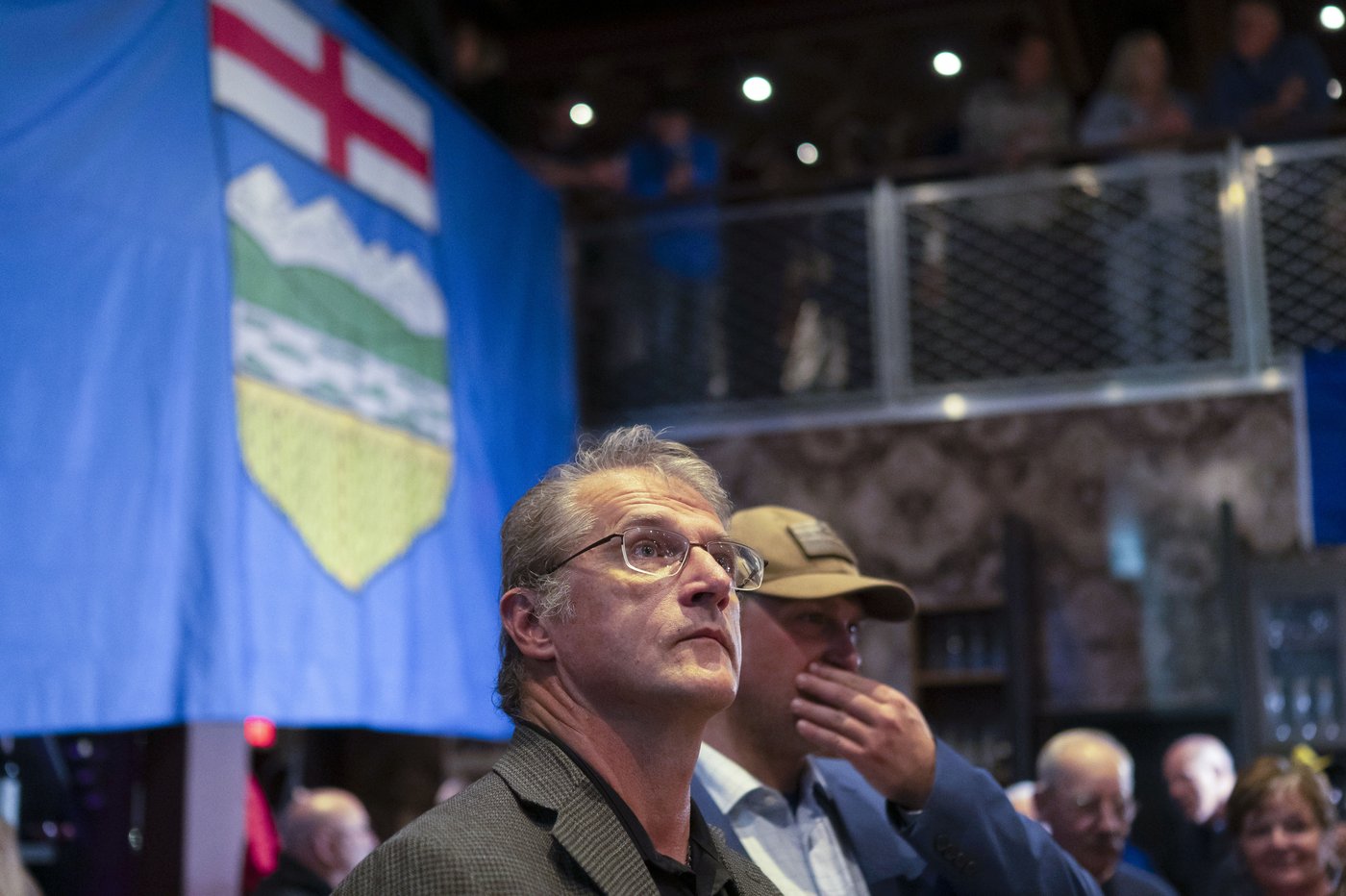 Claims about fraudulent results in Alberta referendum false: Elections Alberta