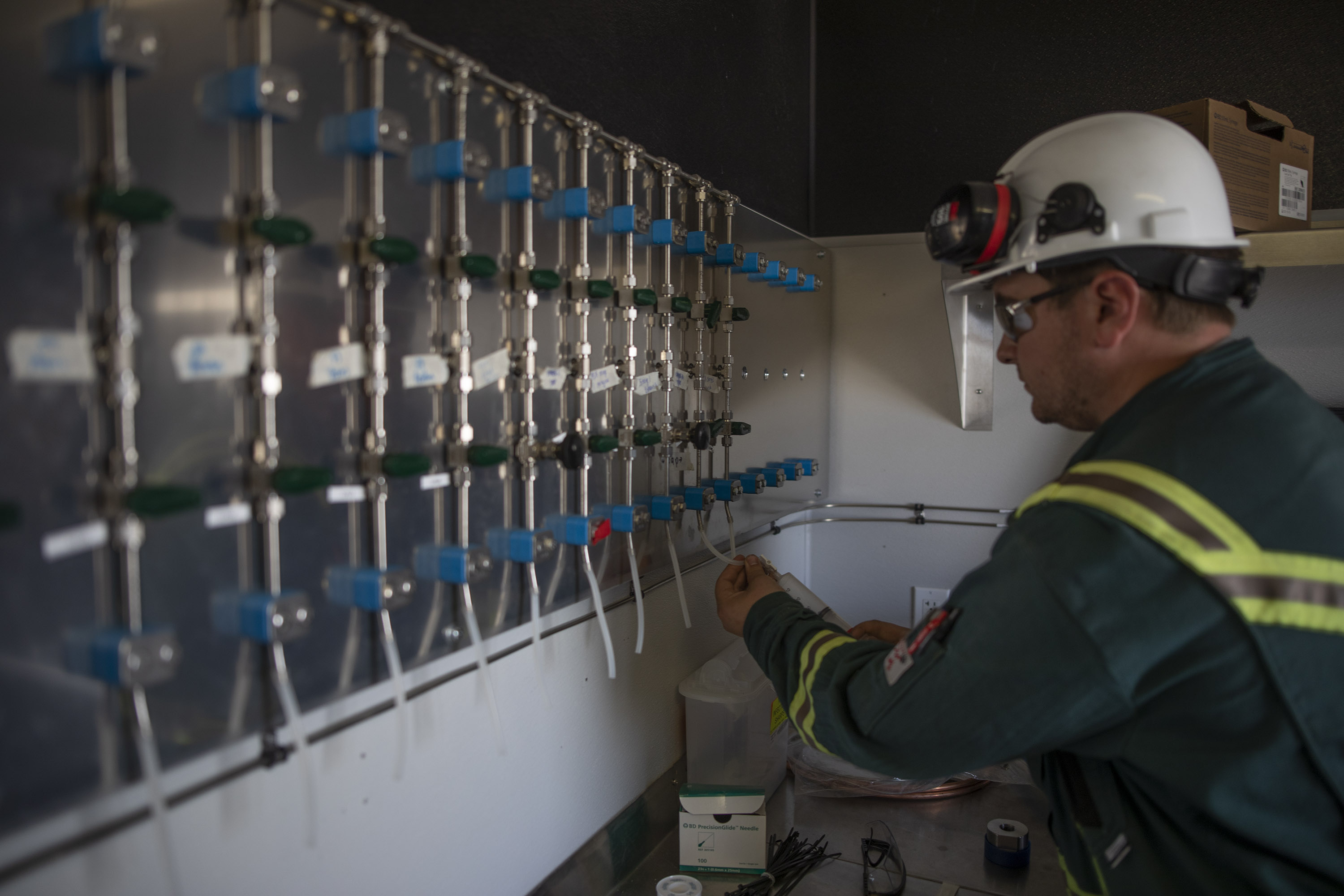 Guerra en Irán activa otro golpe silencioso: el helio presiona precios y a industria de chips Guerra en Irán activa otro golpe silencioso: el helio presiona precios y a industria de chips