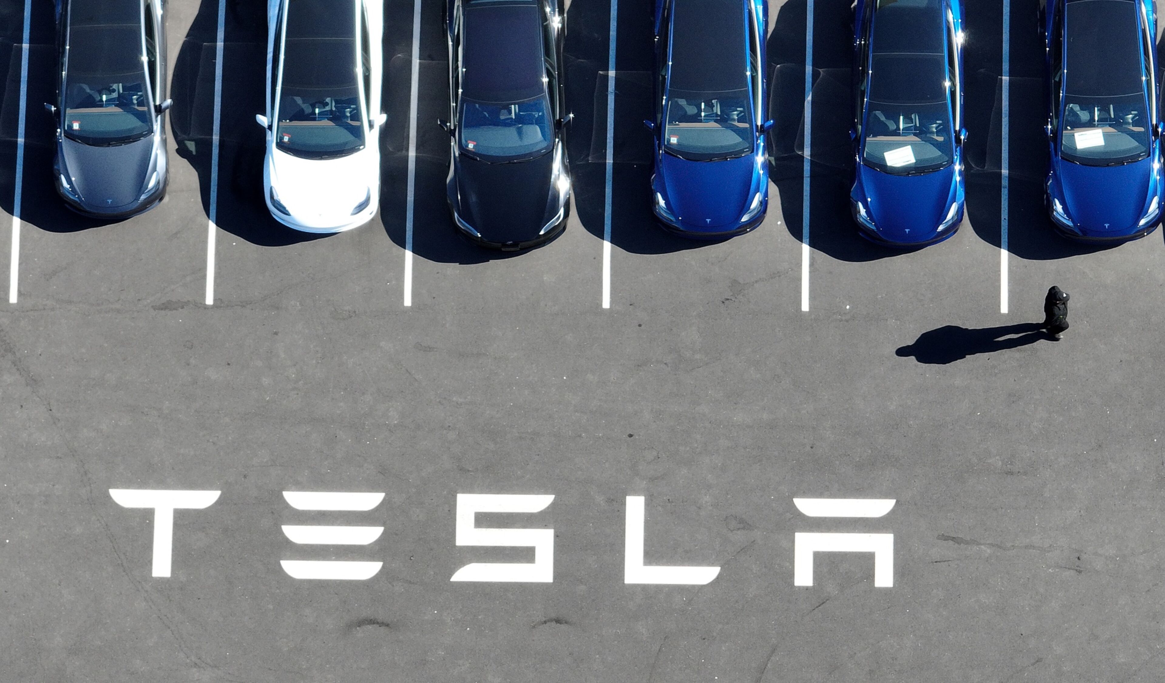 Tesla (TSLA) vs. Li Auto (LI): quem ganha a corrida dos carros elétricos?