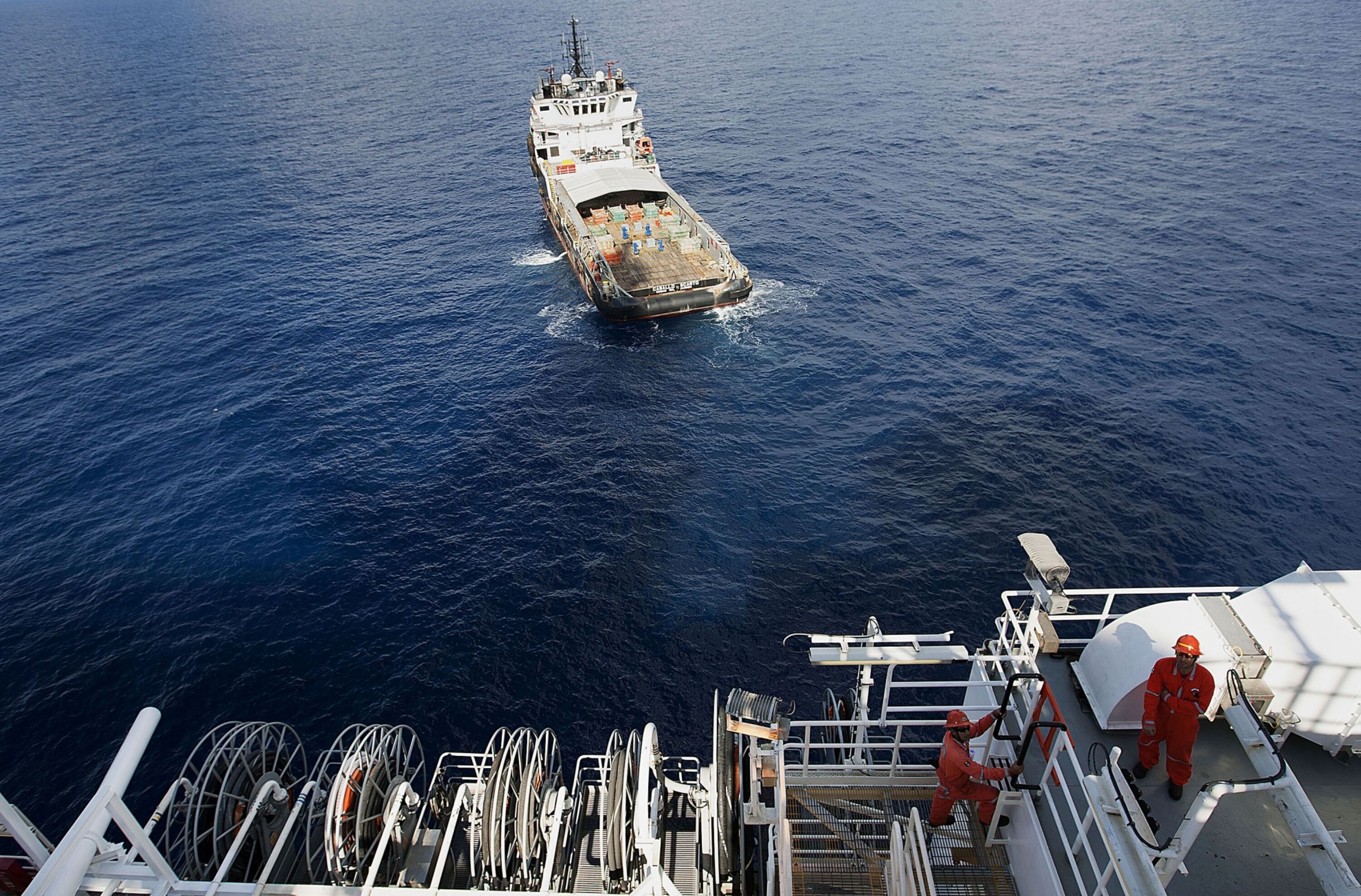 Sheinbaum dice que Pemex decide envíos de petróleo a Cuba tras freno a cargamento