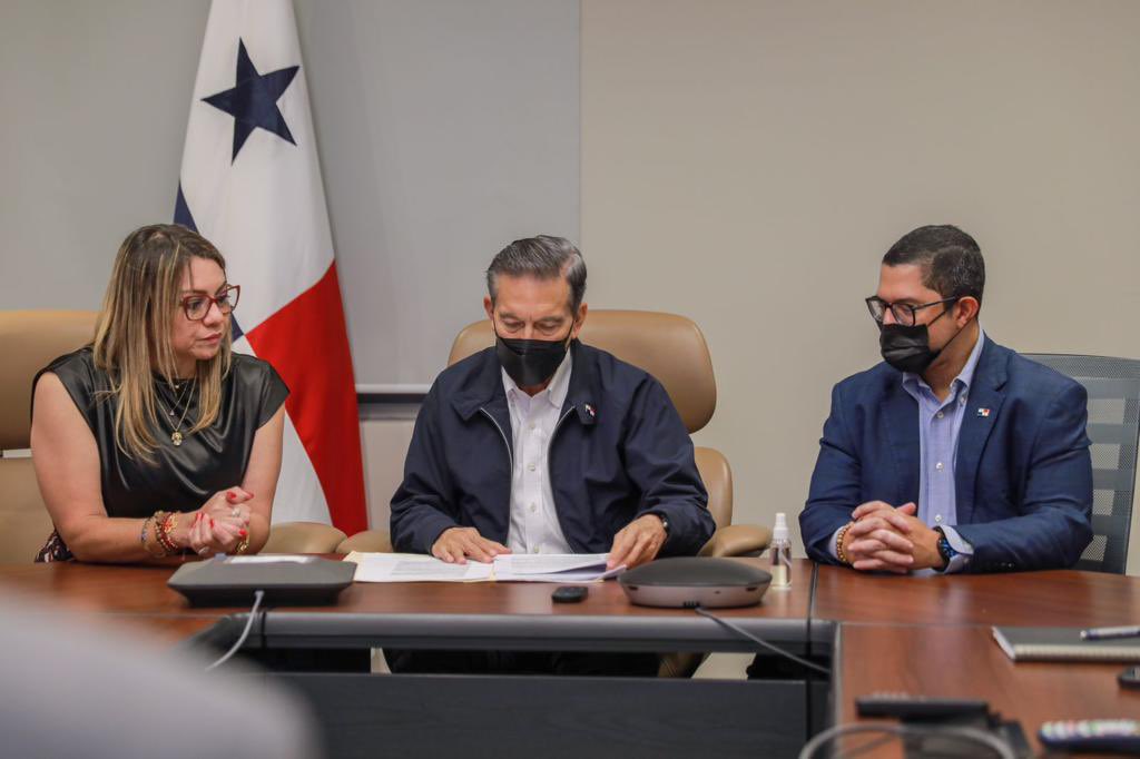 Presidente de Panamá anuncia que pago de First Quantum se mantiene “restringido”