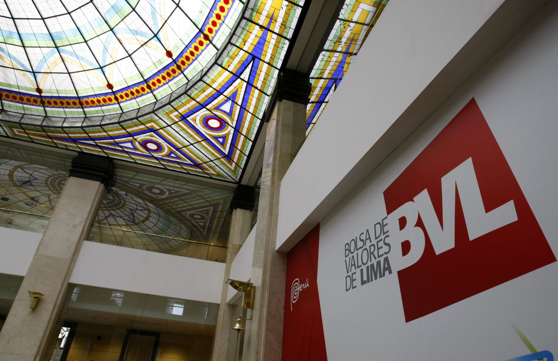 Bolsas de América Latina tuvieron su mayor caída en 11 meses y el dólar subió por guerra en Irán Bolsas de América Latina tuvieron su mayor caída en 11 meses y el dólar subió por guerra en Irán