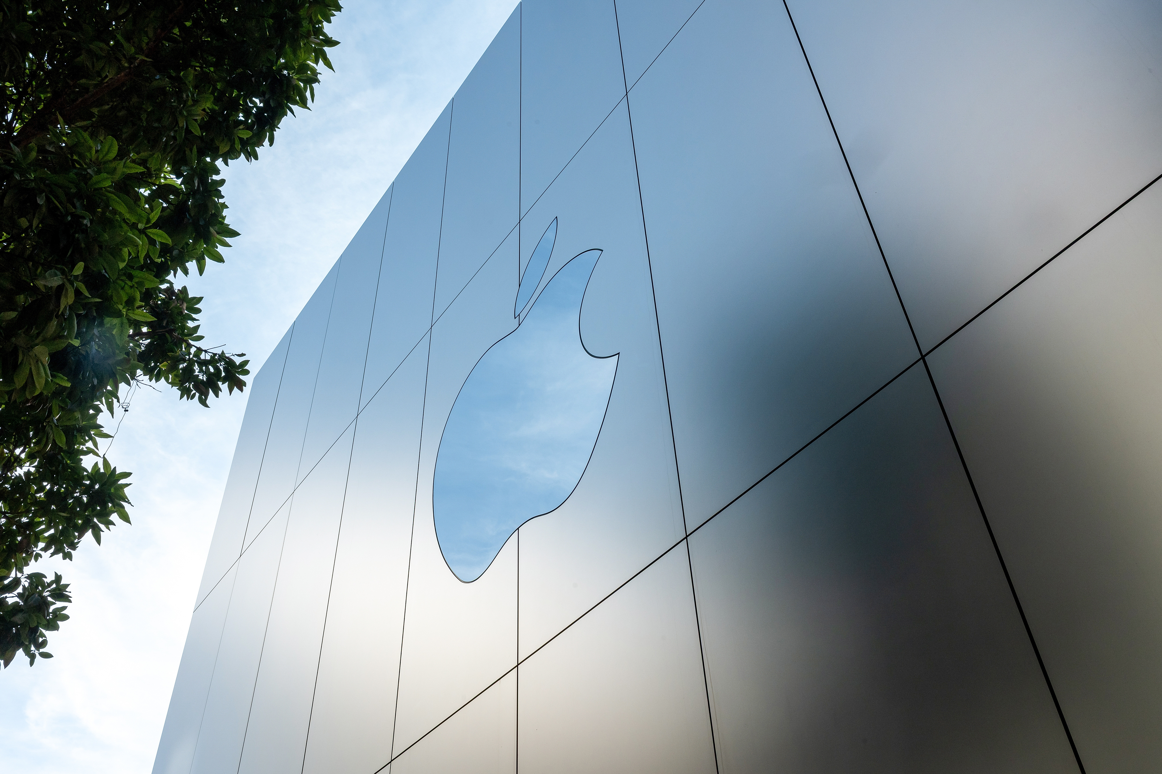 Apple demanda a OpenAI por presunto robo de secretos comerciales