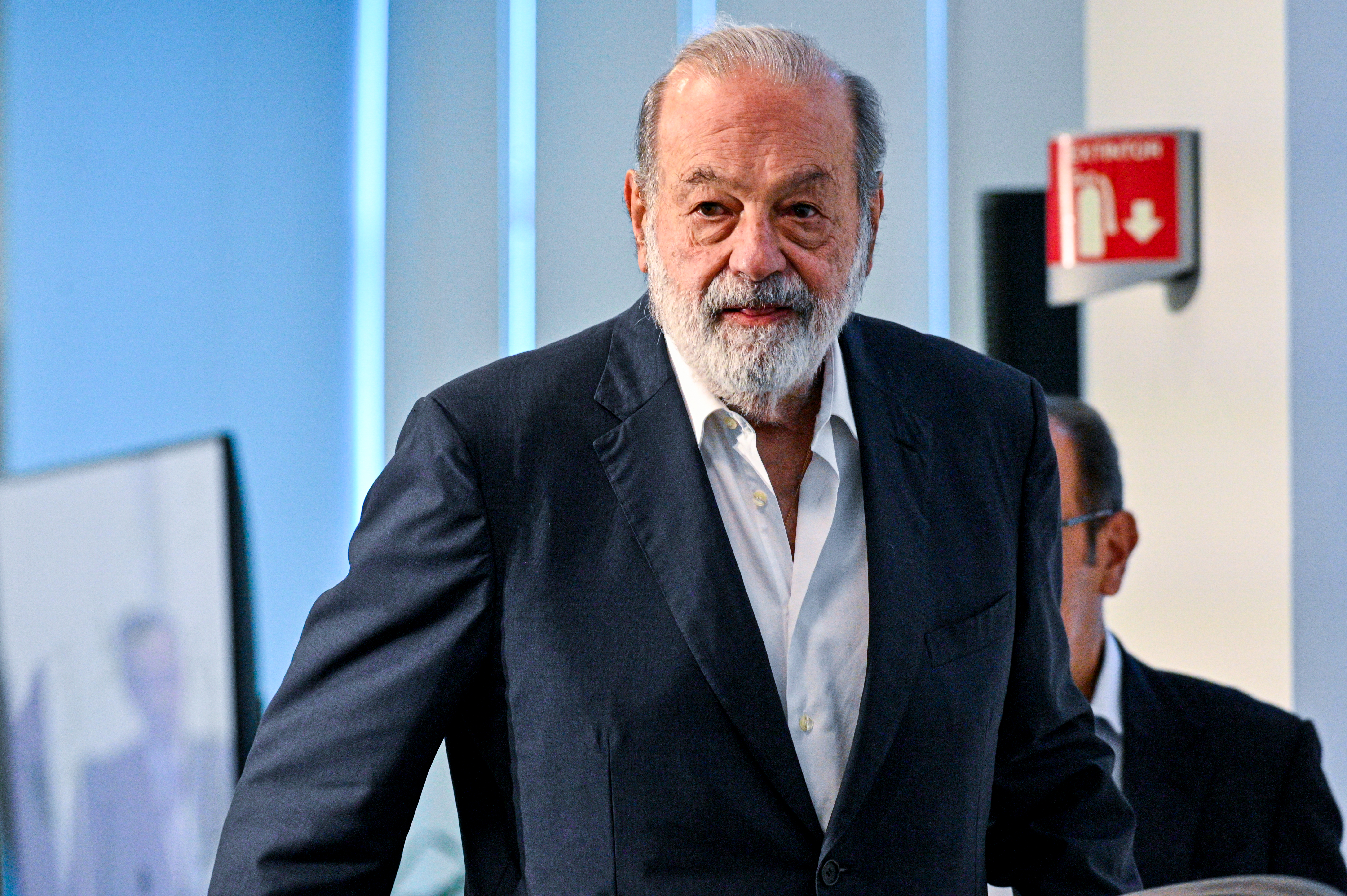 Slim compra participación en campo petrolero de México a TotalEnergies