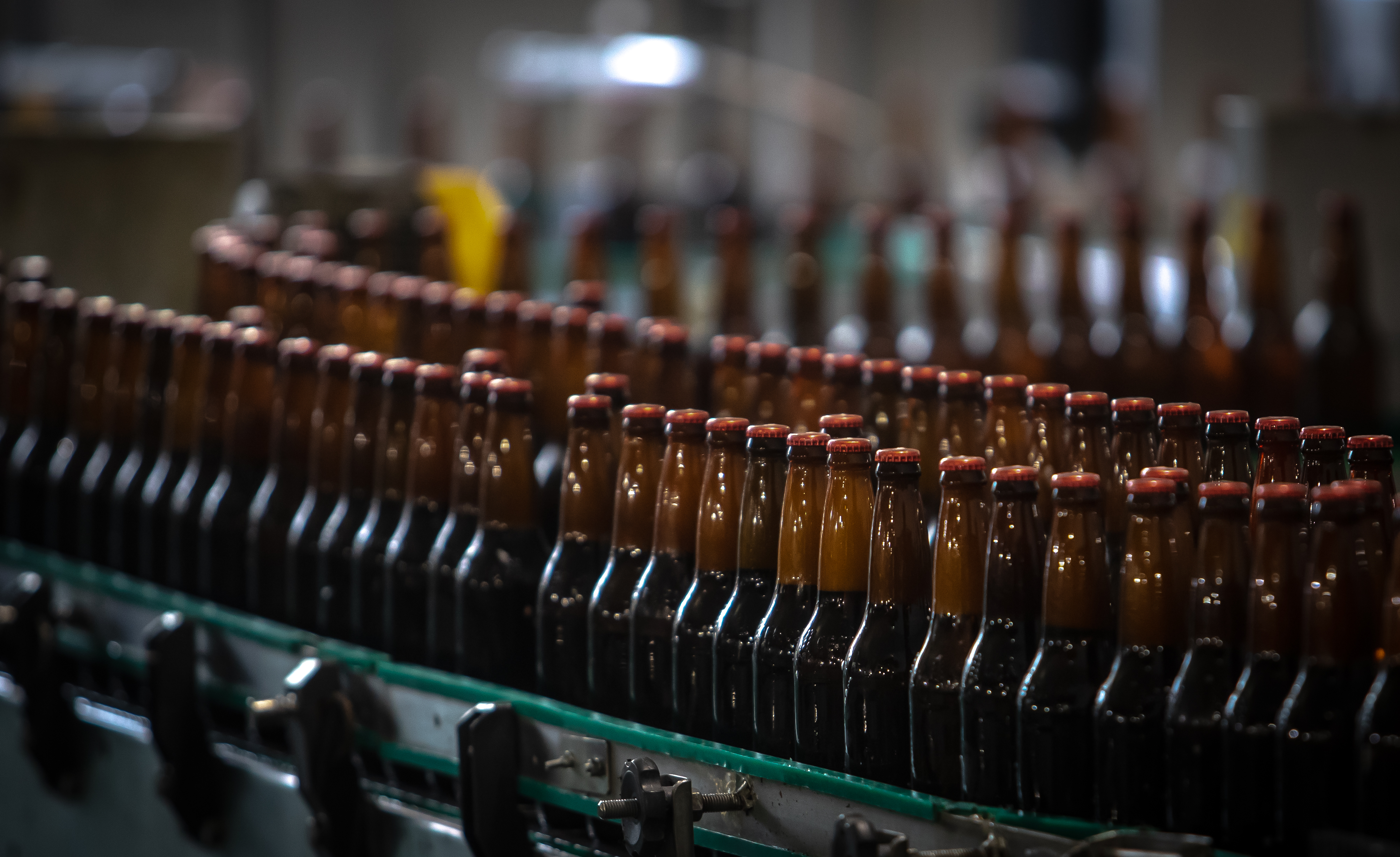 Preços de cervejas recuam com clima frio e renovação de estoques, aponta J.P. Morgan