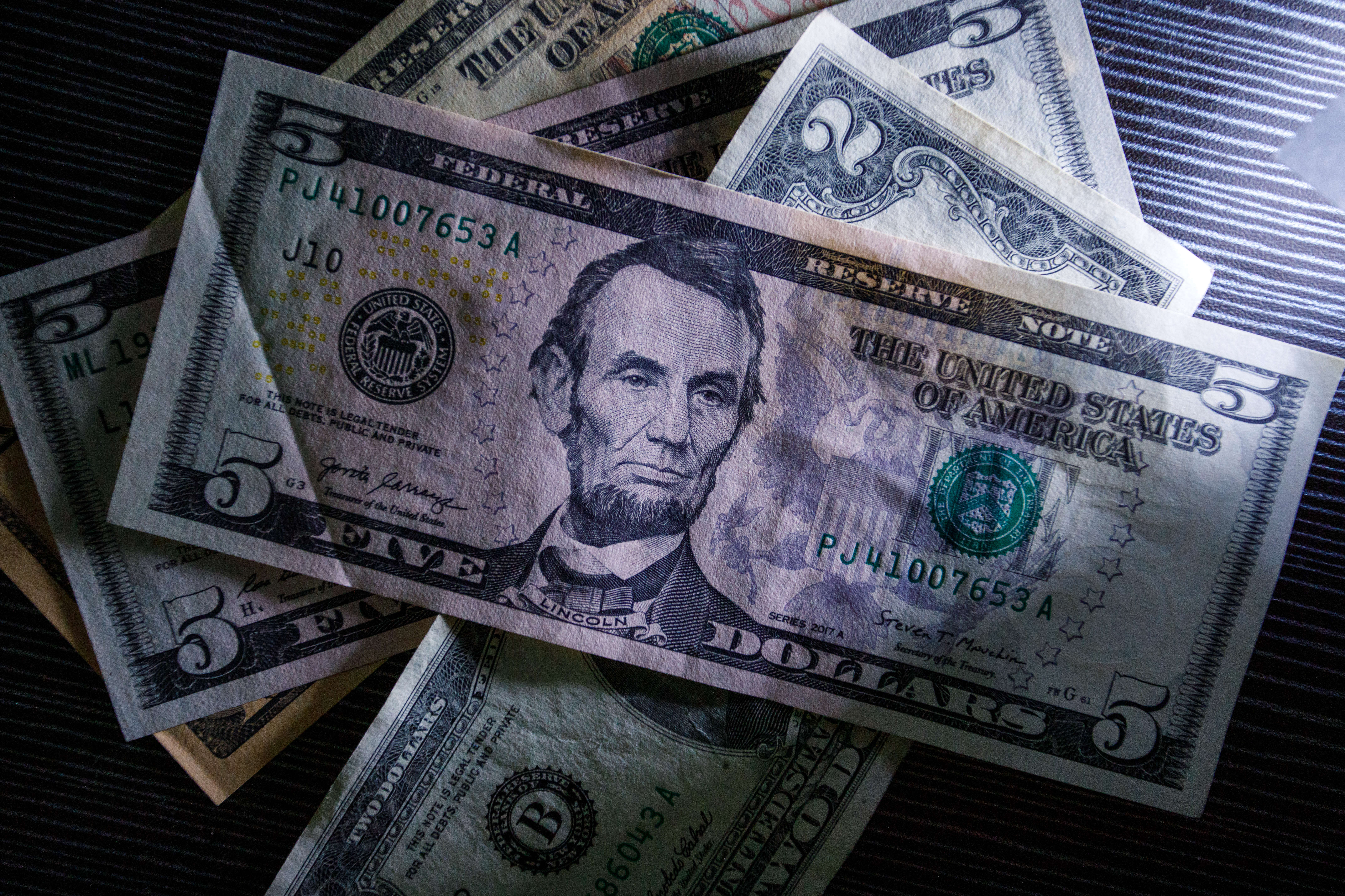 De Colombia a Costa Rica y Paraguay: 8 formas de aprovechar un dólar más barato en Latinoamérica