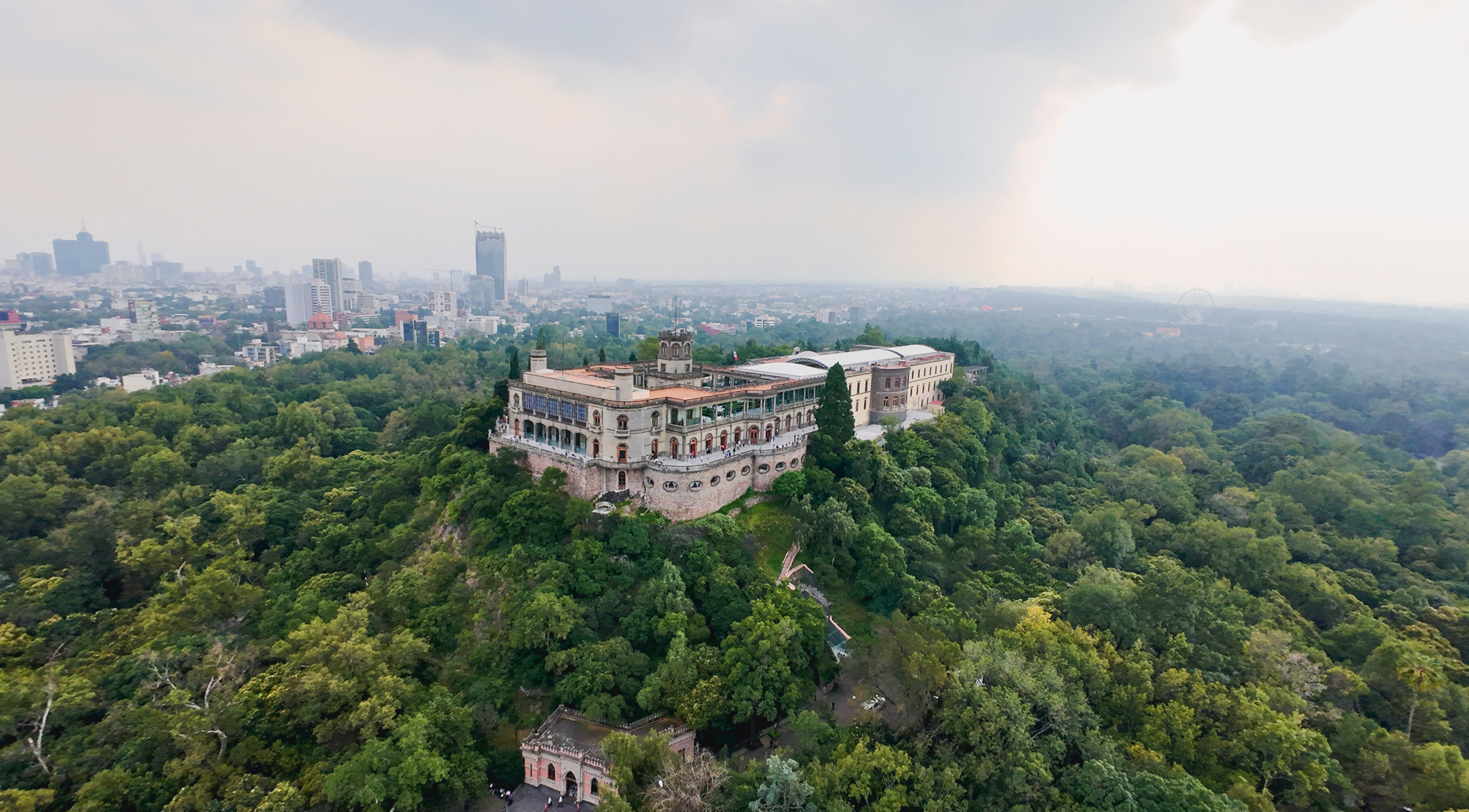 FIFA renta Castillo de Chapultepec en México pese a prohibición para eventos sociales