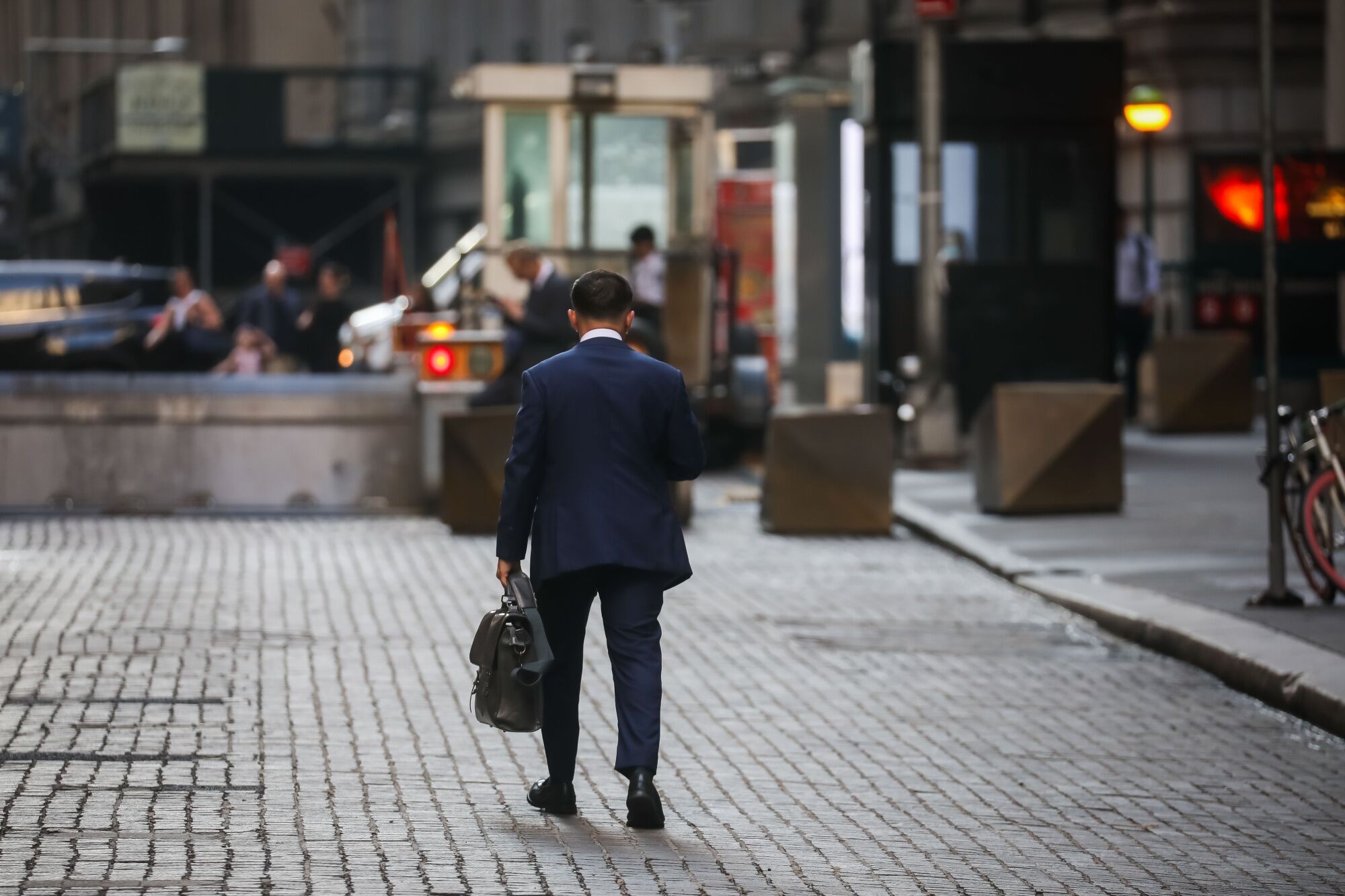 CEO confían más en sus empresas que en el incierto rumbo de la economía global, según EY