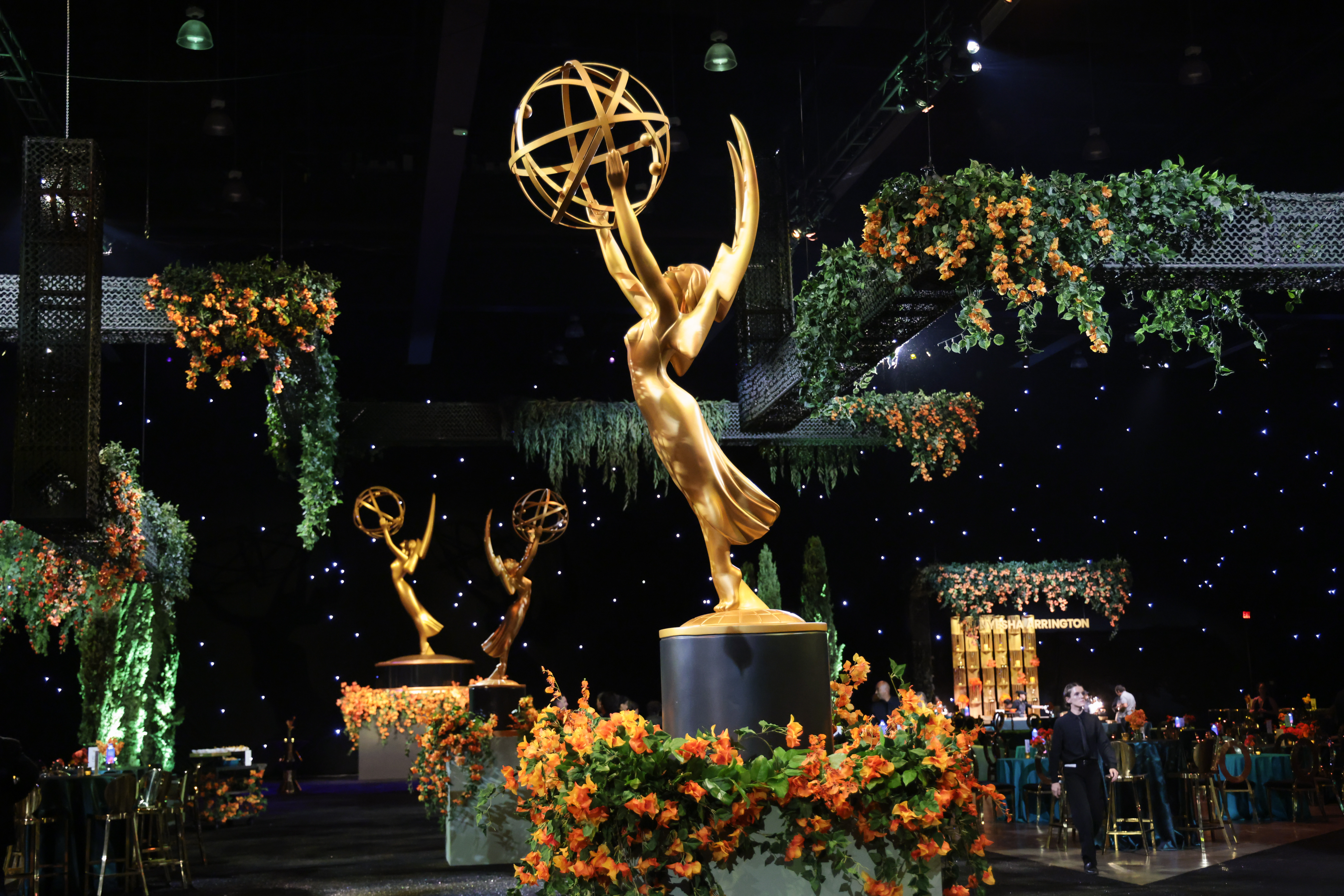 ¿De qué está hecha la estatuilla del Premio Emmy y por qué no puede venderse?