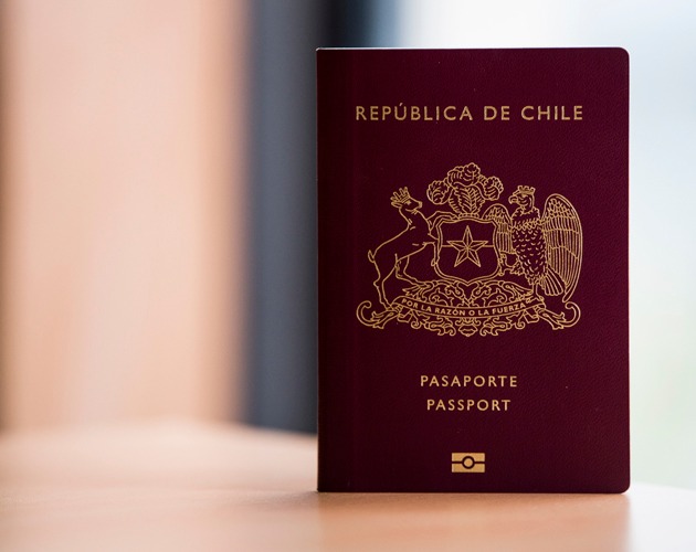 Se puede viajar con nie y pasaporte caducado a francia