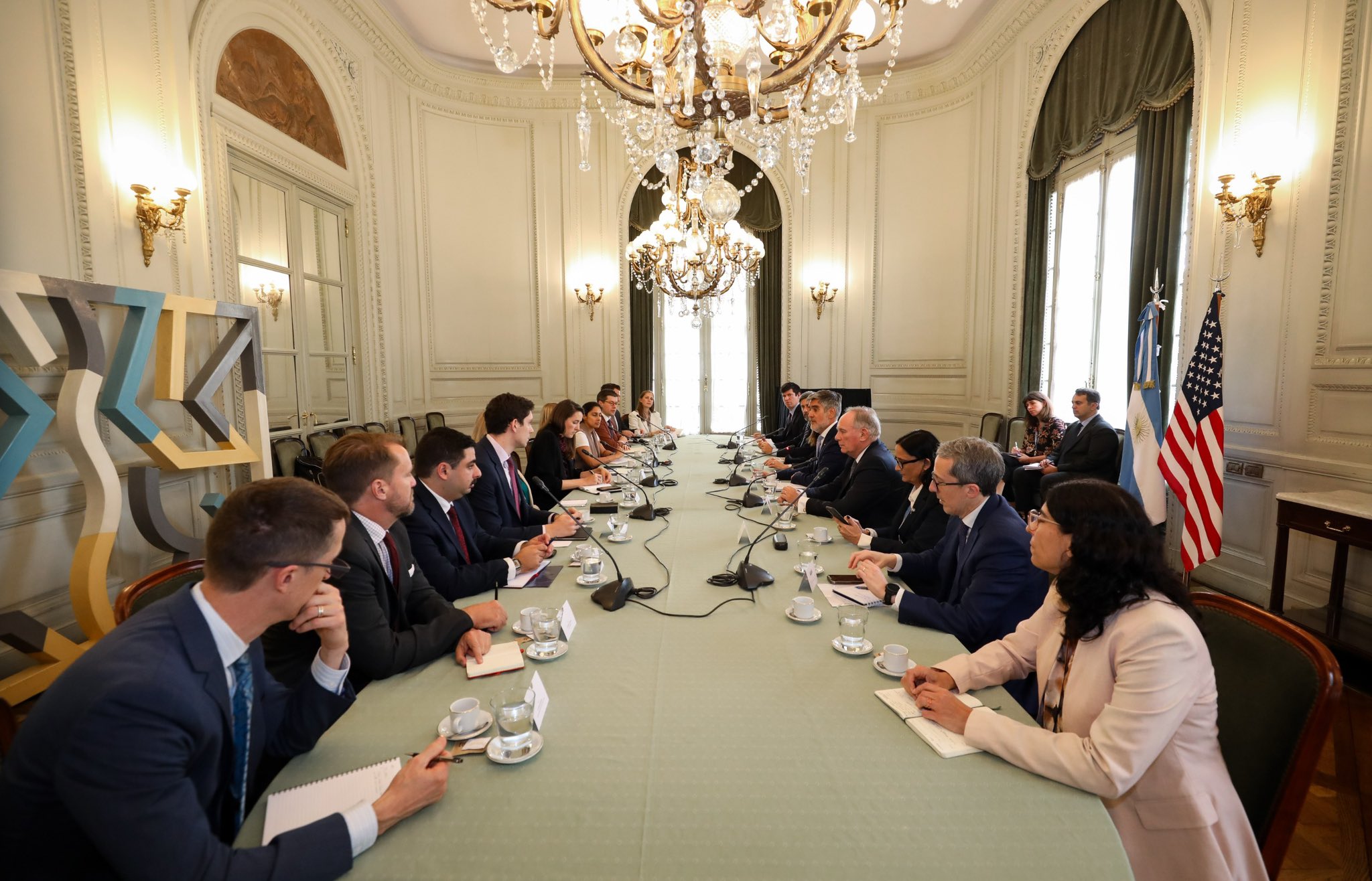 EE.UU. inicia agenda de inversiones en Argentina: primeras reuniones por el plan de US$7.000 millones del EXIM EE.UU. inicia agenda de inversiones en Argentina: primeras reuniones por el plan de US$7.000 millones del EXIM