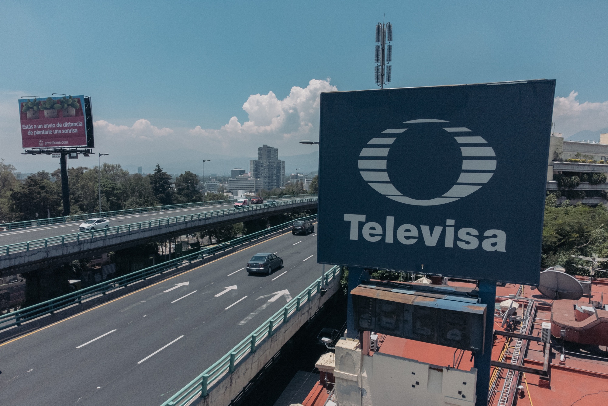 Empresa de Televisa ofrecerá internet satelital en alianza con Starlink