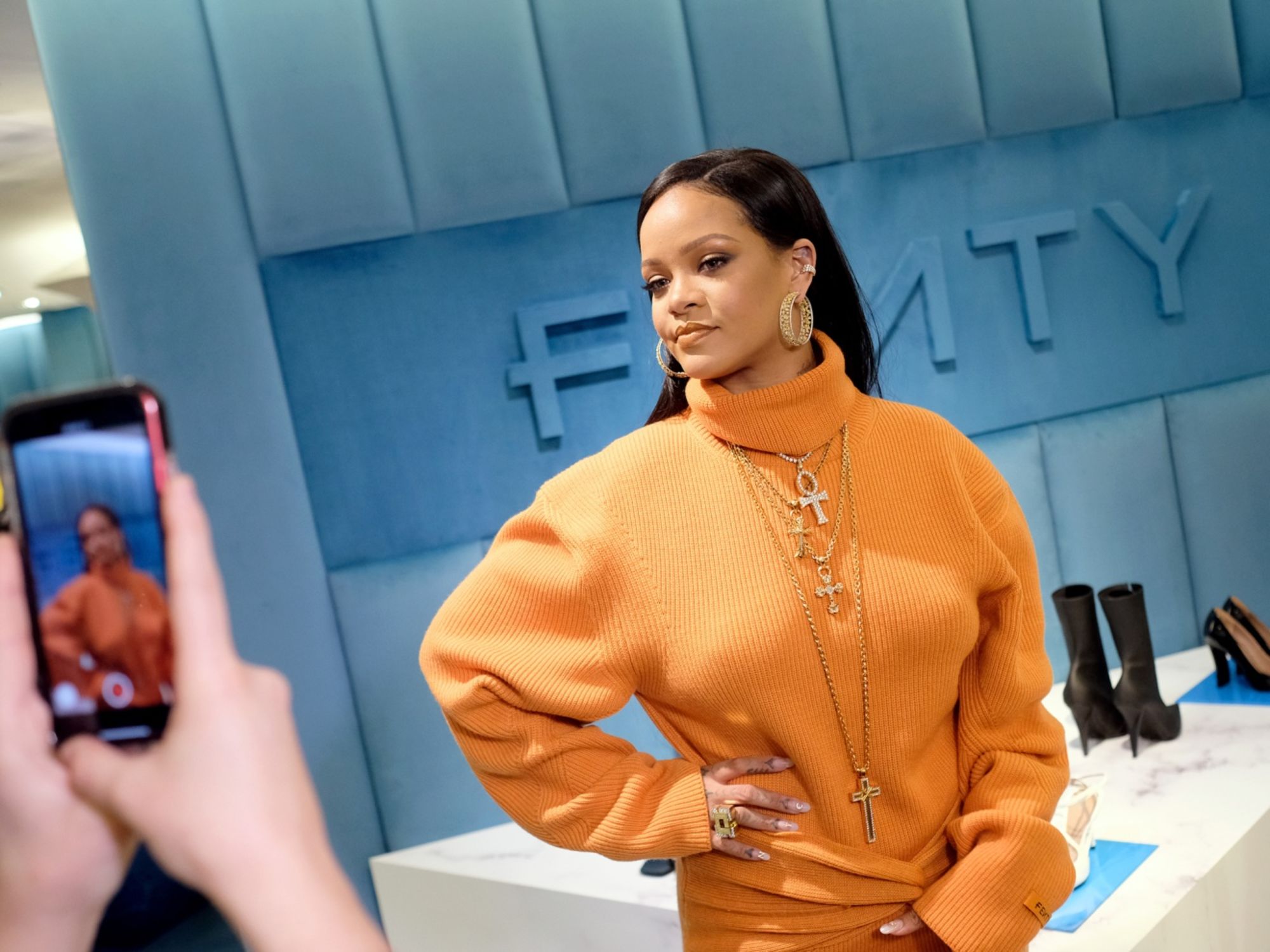 Rihanna lanzará su marca de ropa - LA NACION
