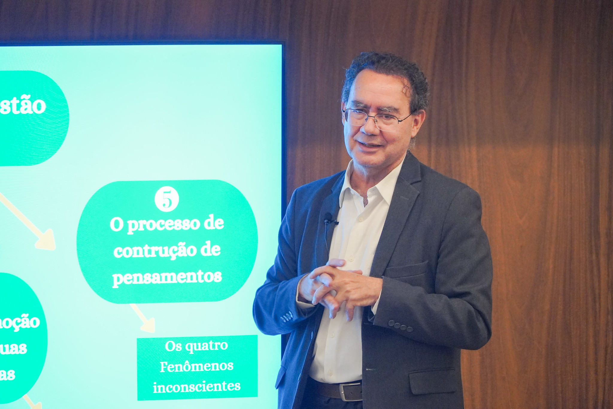 Augusto Cury avança em pesquisas e desponta como terceiro nome na disputa presidencial Augusto Cury avança em pesquisas e desponta como terceiro nome na disputa presidencial