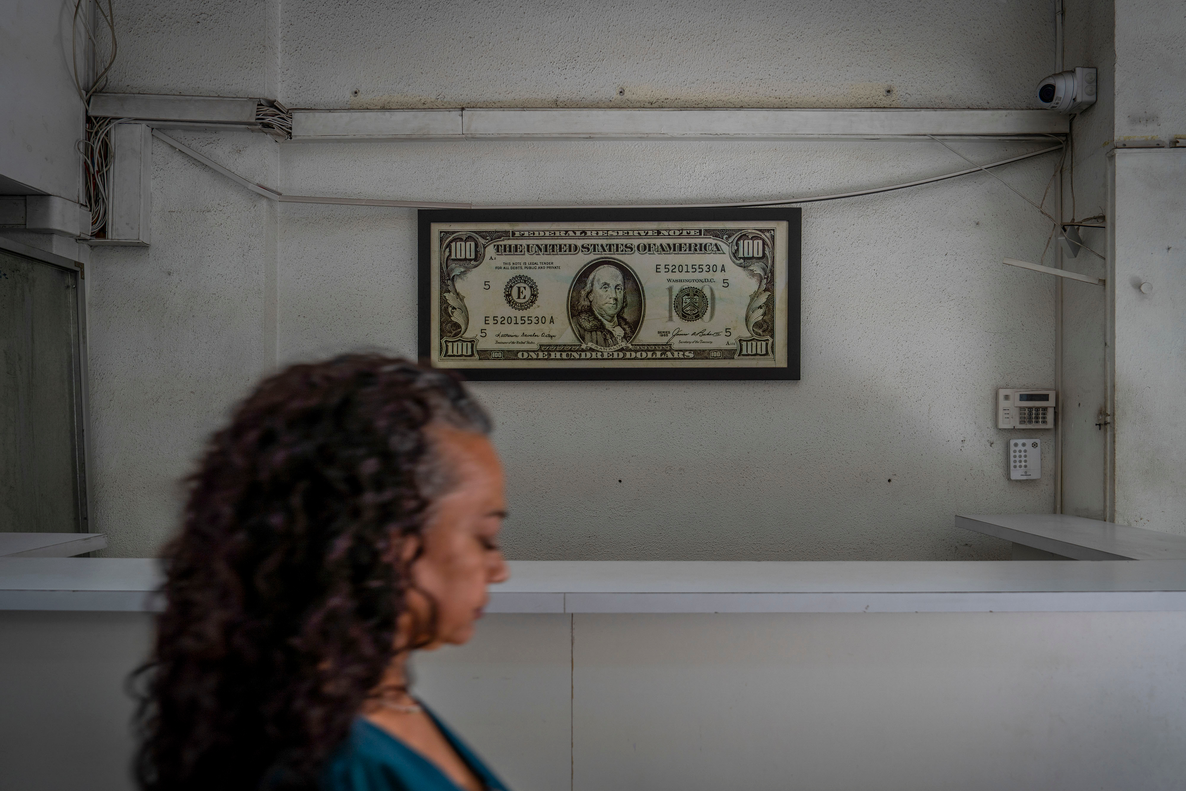 Crise na Venezuela alimenta apostas na desvalorização do dólar em ano desafiador