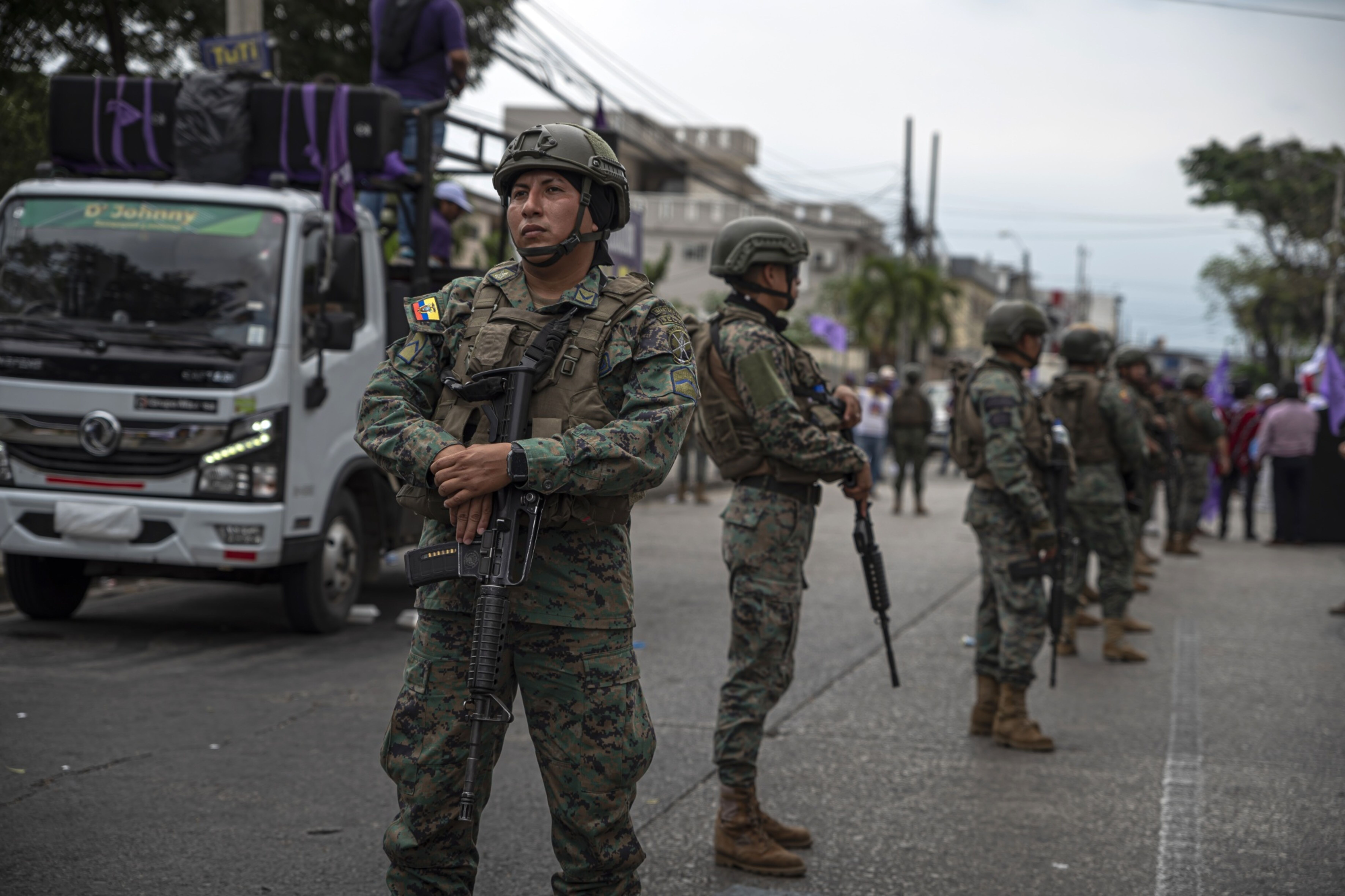 De helicópteros a busques: qué comprará Ecuador con los US$230 millones para seguridad De helicópteros a busques: qué comprará Ecuador con los US$230 millones para seguridad