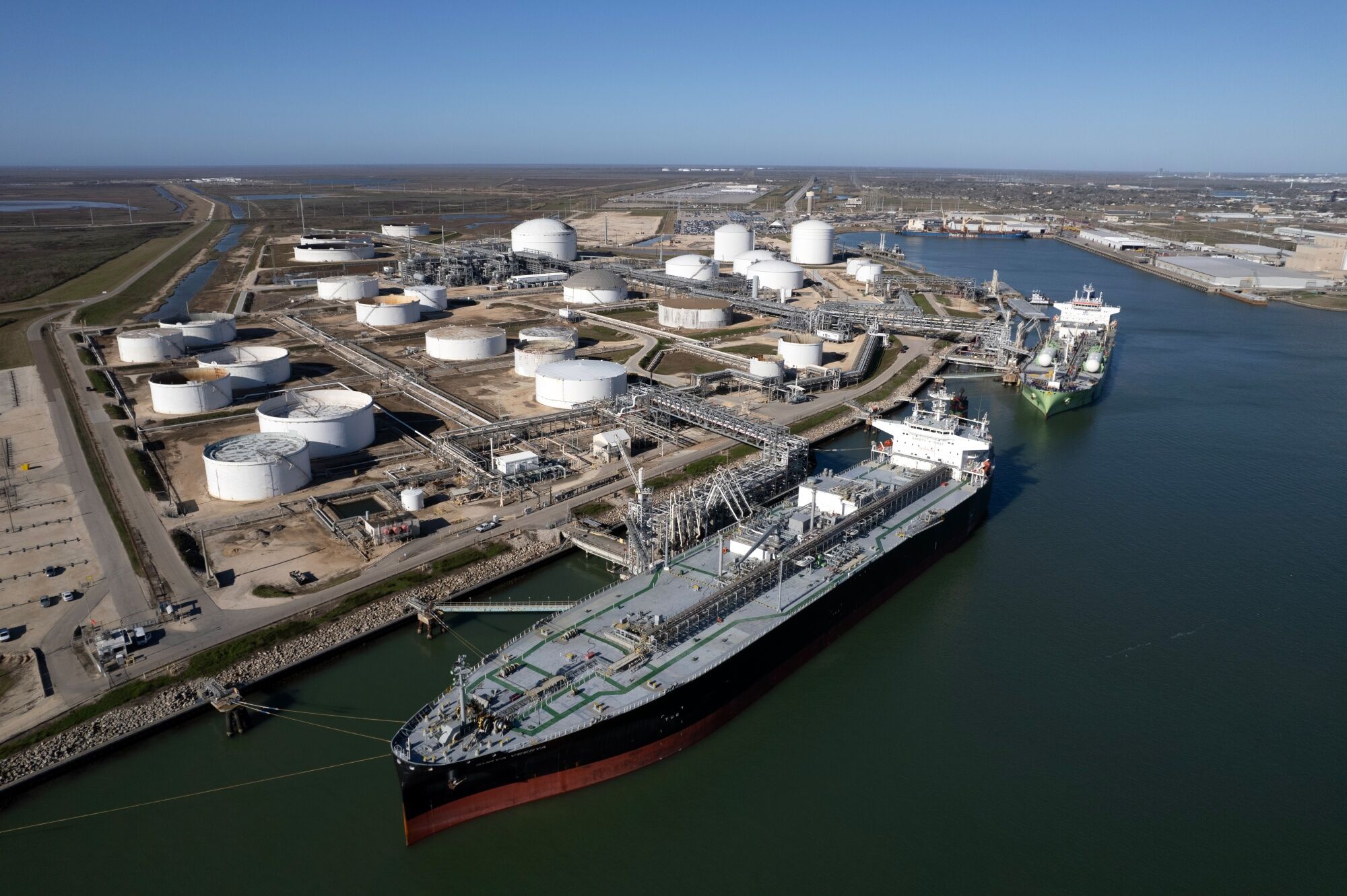 Goldman eleva pronósticos del petróleo y estima qué escenario llevaría al Brent a US$100 Goldman eleva pronósticos del petróleo y estima qué escenario llevaría al Brent a US$100