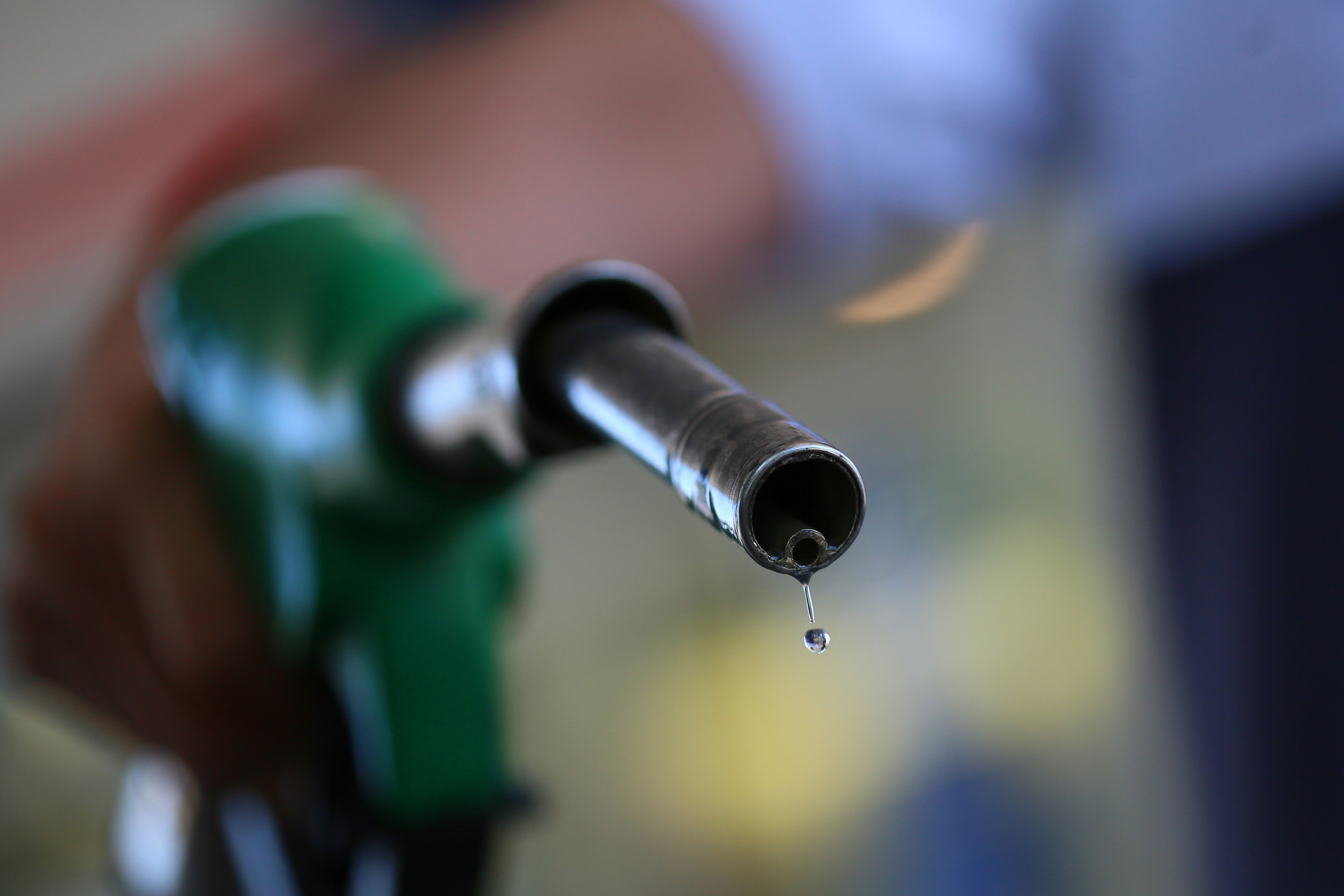 El petróleo sube y abre una paradoja para Argentina: más dólares de Vaca Muerta pero presión sobre la nafta El petróleo sube y abre una paradoja para Argentina: más dólares de Vaca Muerta pero presión sobre la nafta