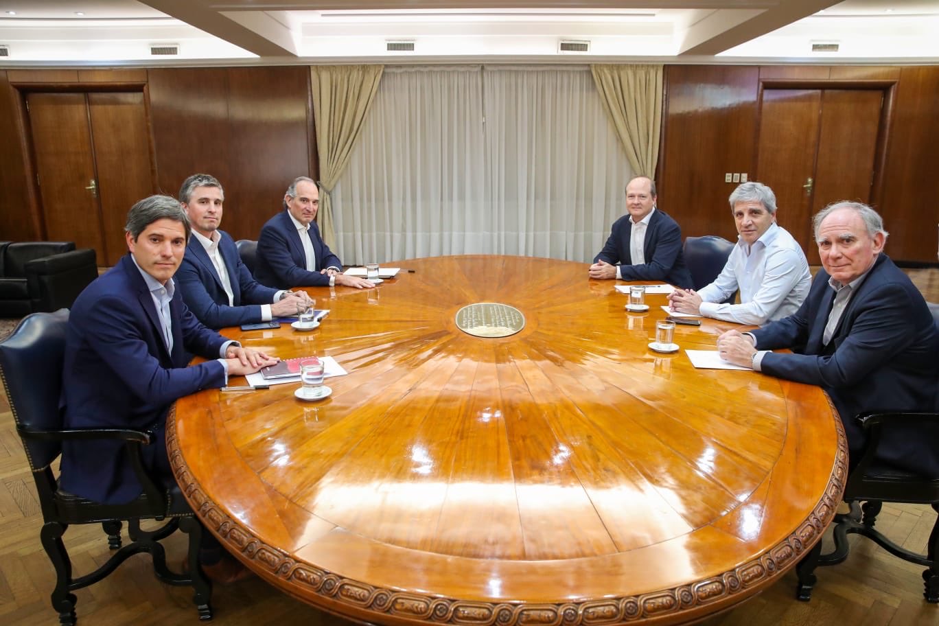 Caputo reunió a Glencore, Rio Tinto y Vicuña: qué necesitan los gigantes mineros para que sus inversiones ‘derramen’ Caputo reunió a Glencore, Rio Tinto y Vicuña: qué necesitan los gigantes mineros para que sus inversiones ‘derramen’