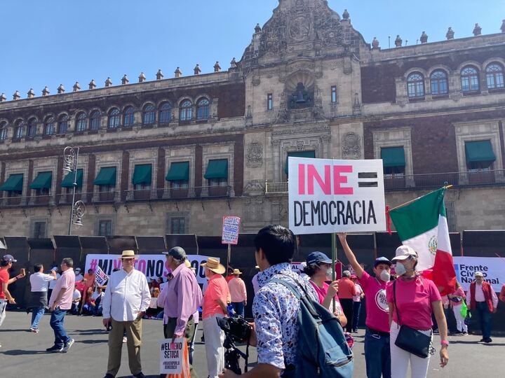 Marcha a favor del INE es un asunto político: AMLO