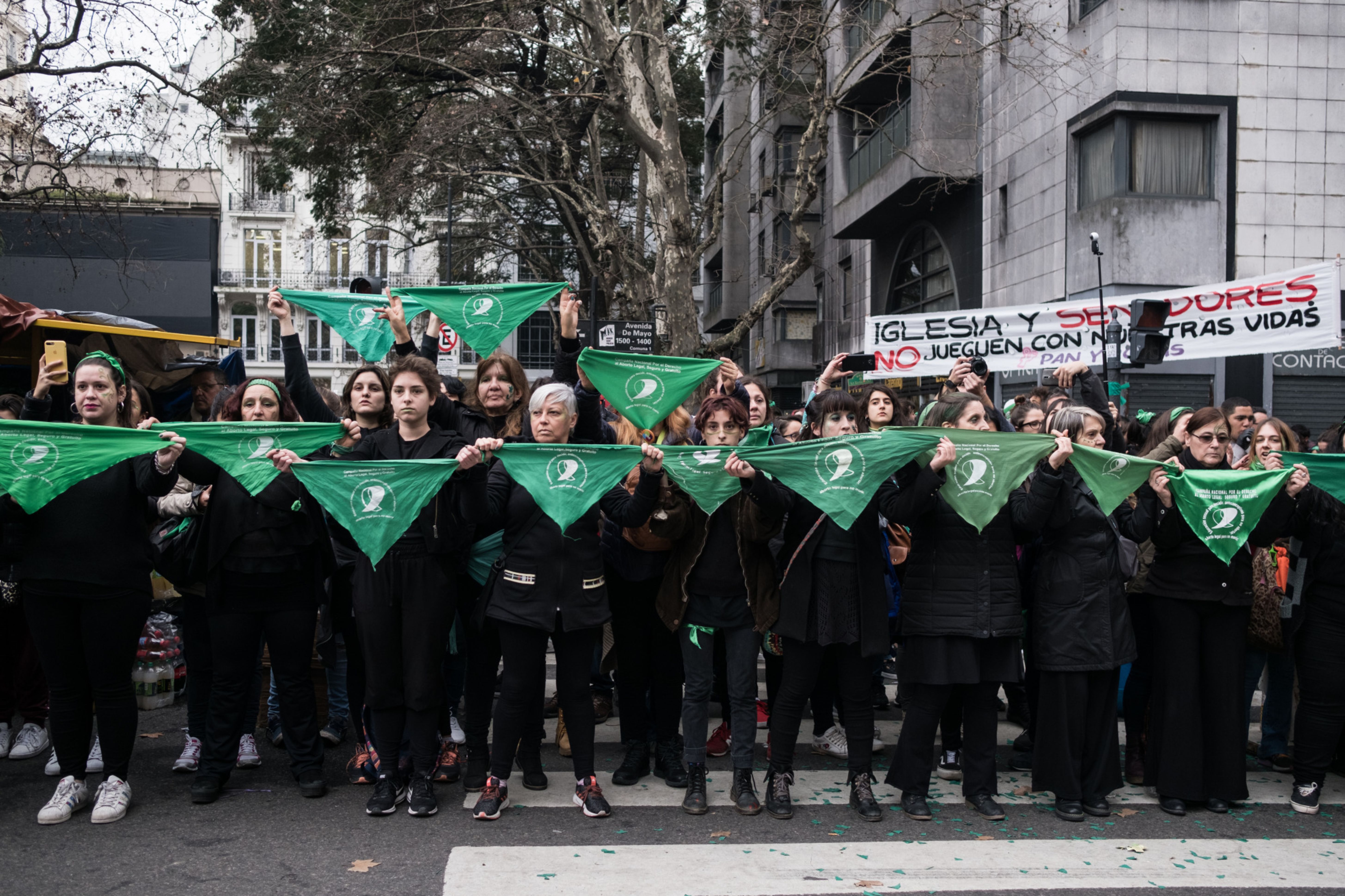 Aborto: conocé el significado del pañuelo rojo - MisionesOnline