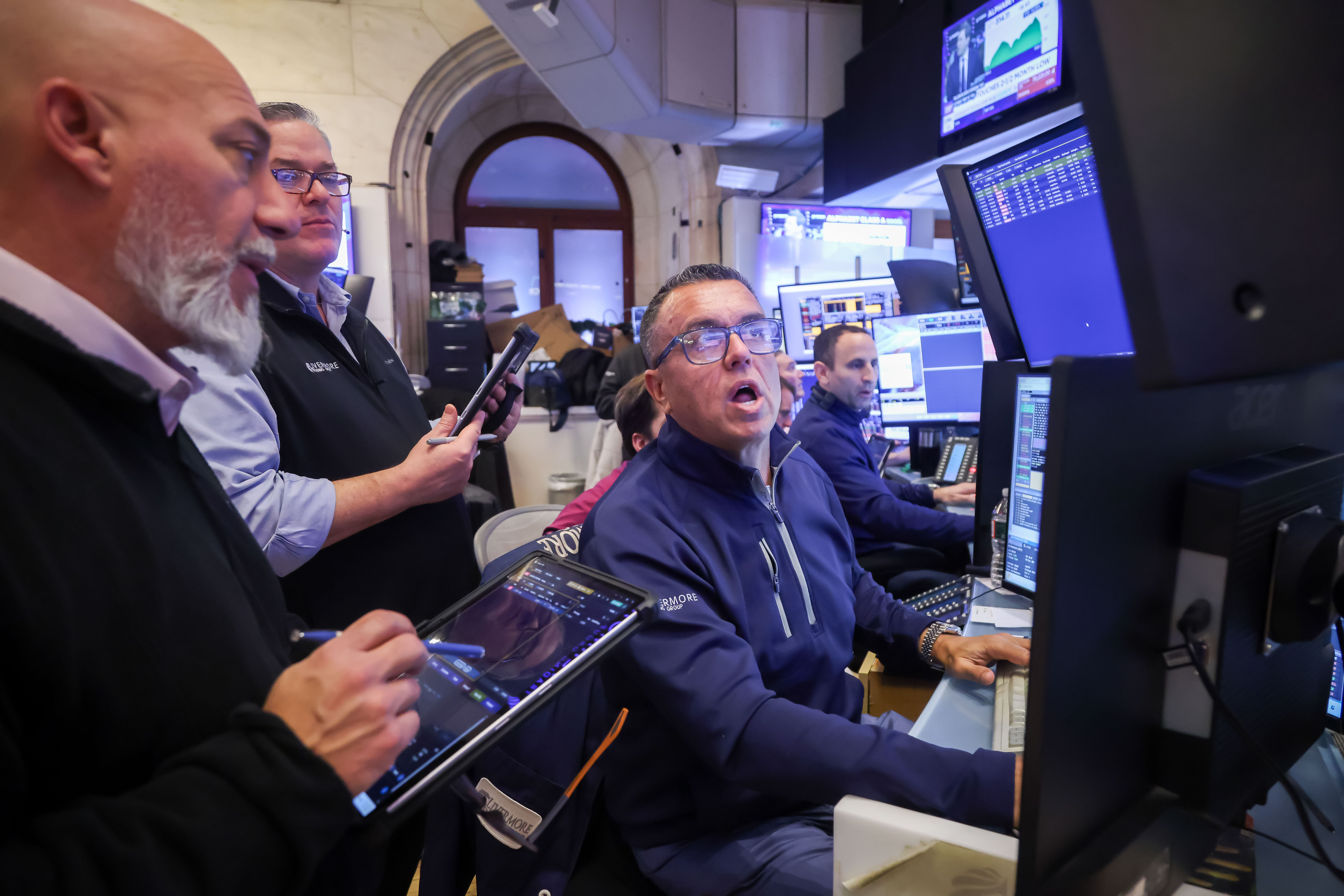 Wall Street cierra mixto tras toma de utilidades y mientras el mercado evalúa avances con Irán