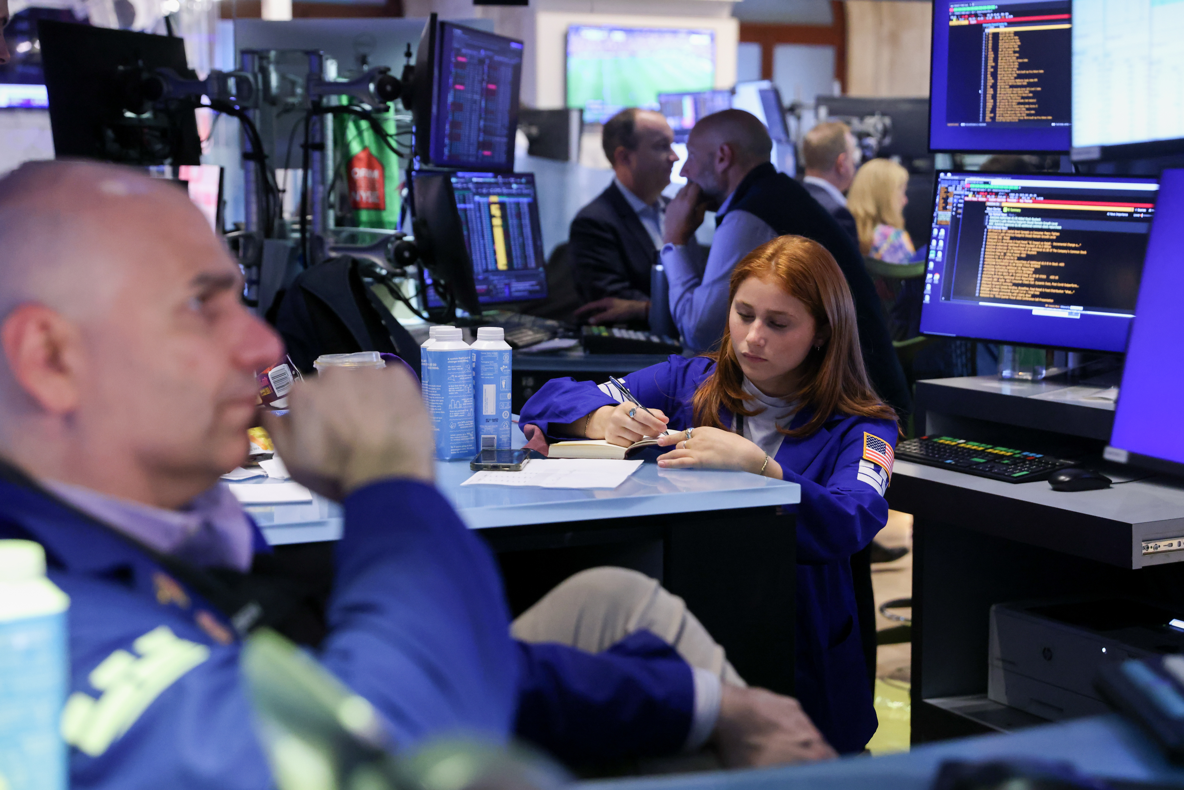 S&P 500 sube por acuerdo con Irán y el dólar toca máximos de 2025 tras mensajes de la Fed