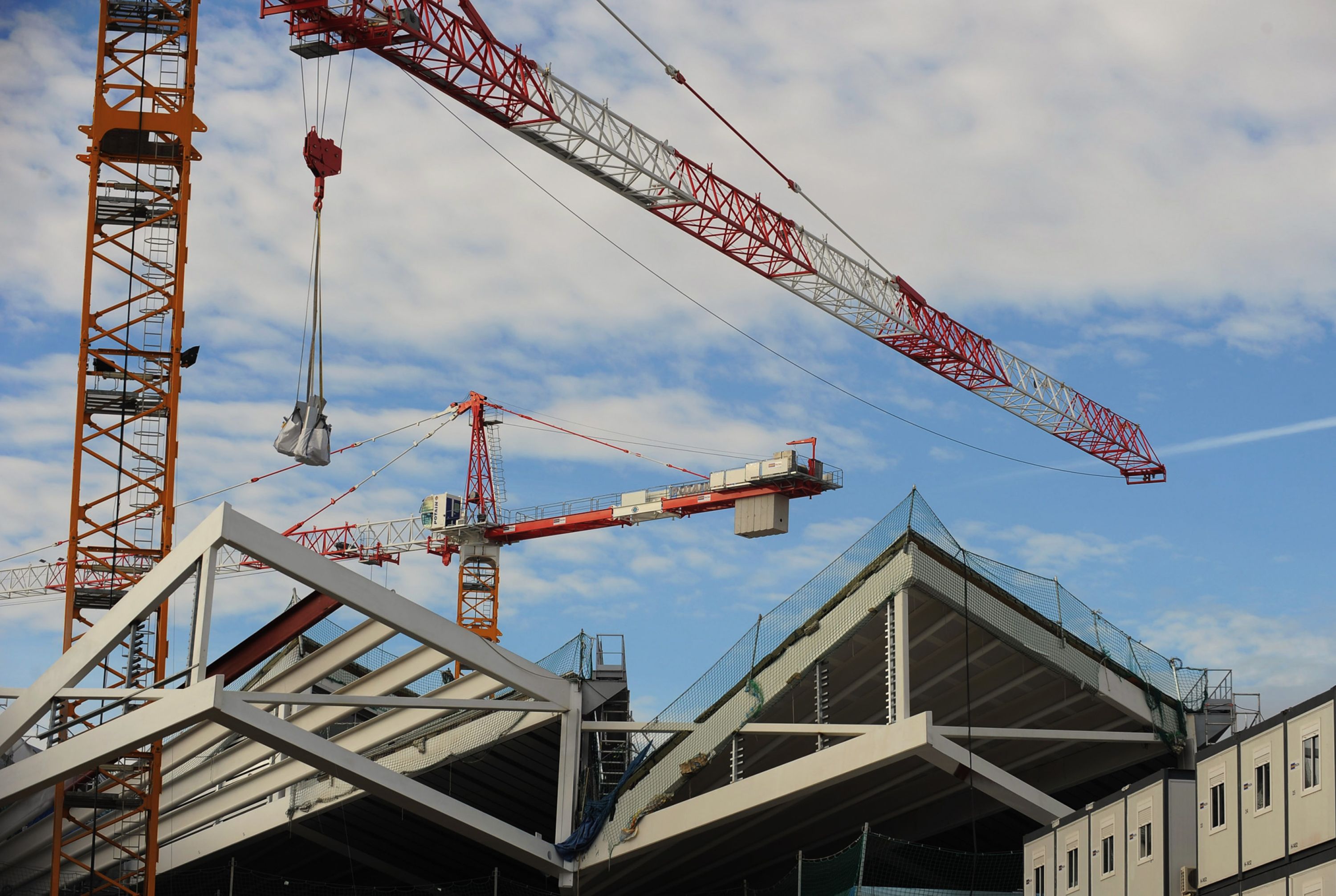 Cámara de la Construcción apoya a Milei pero cree que la reforma laboral “por sí sola no genera empleo”