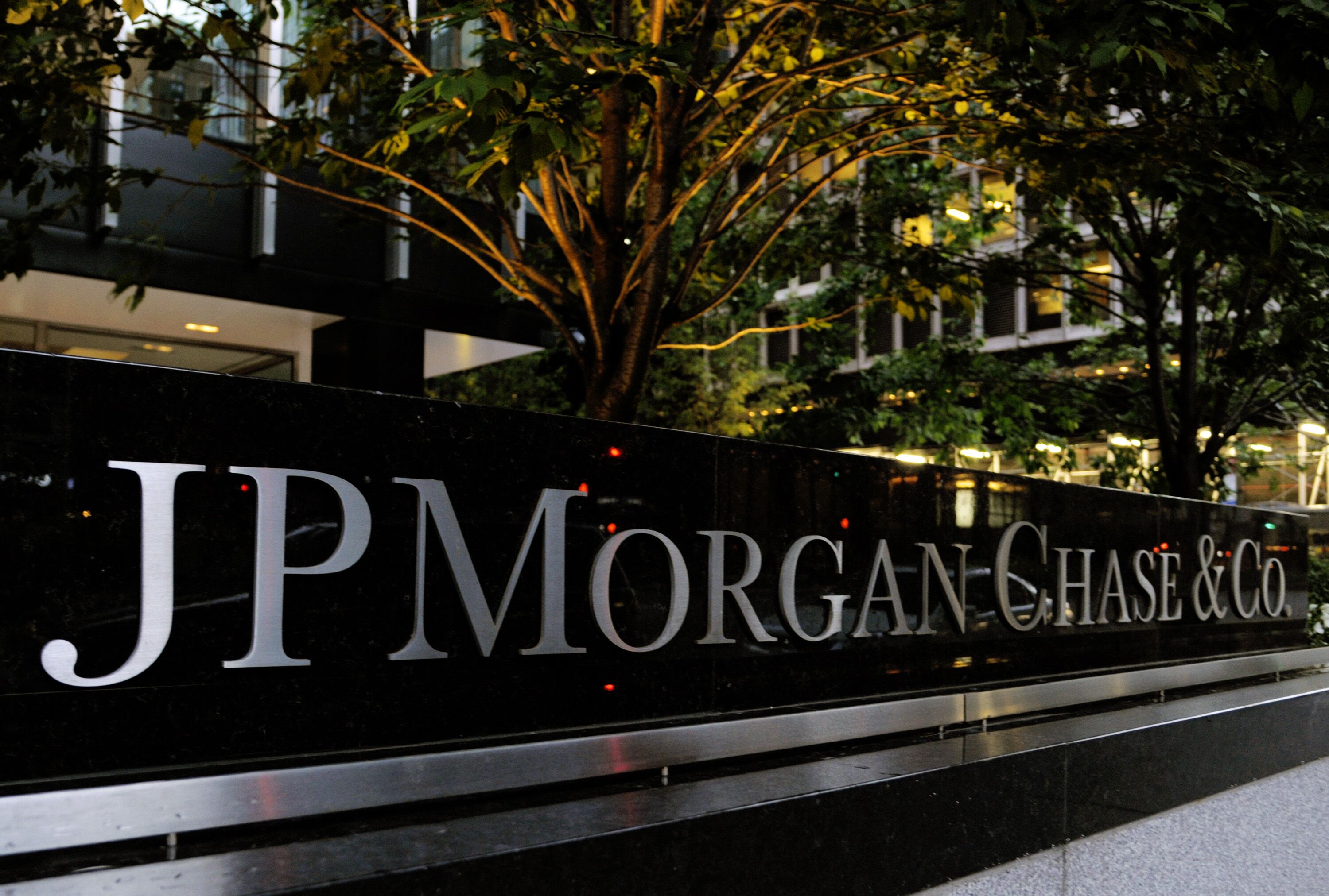 JP Morgan no apuesta por acciones colombianas en la antesala de elecciones presidenciales 